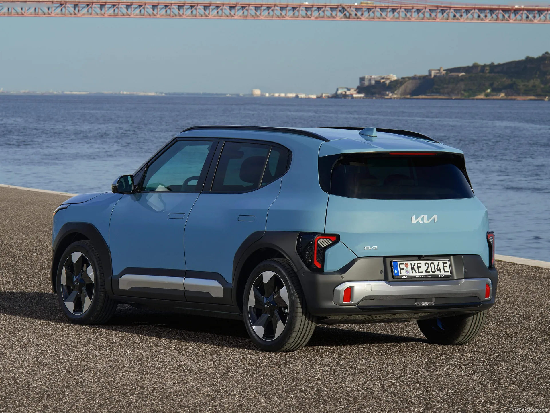 Kia EV2 (2027) – zadní tříčtvrteční pohled