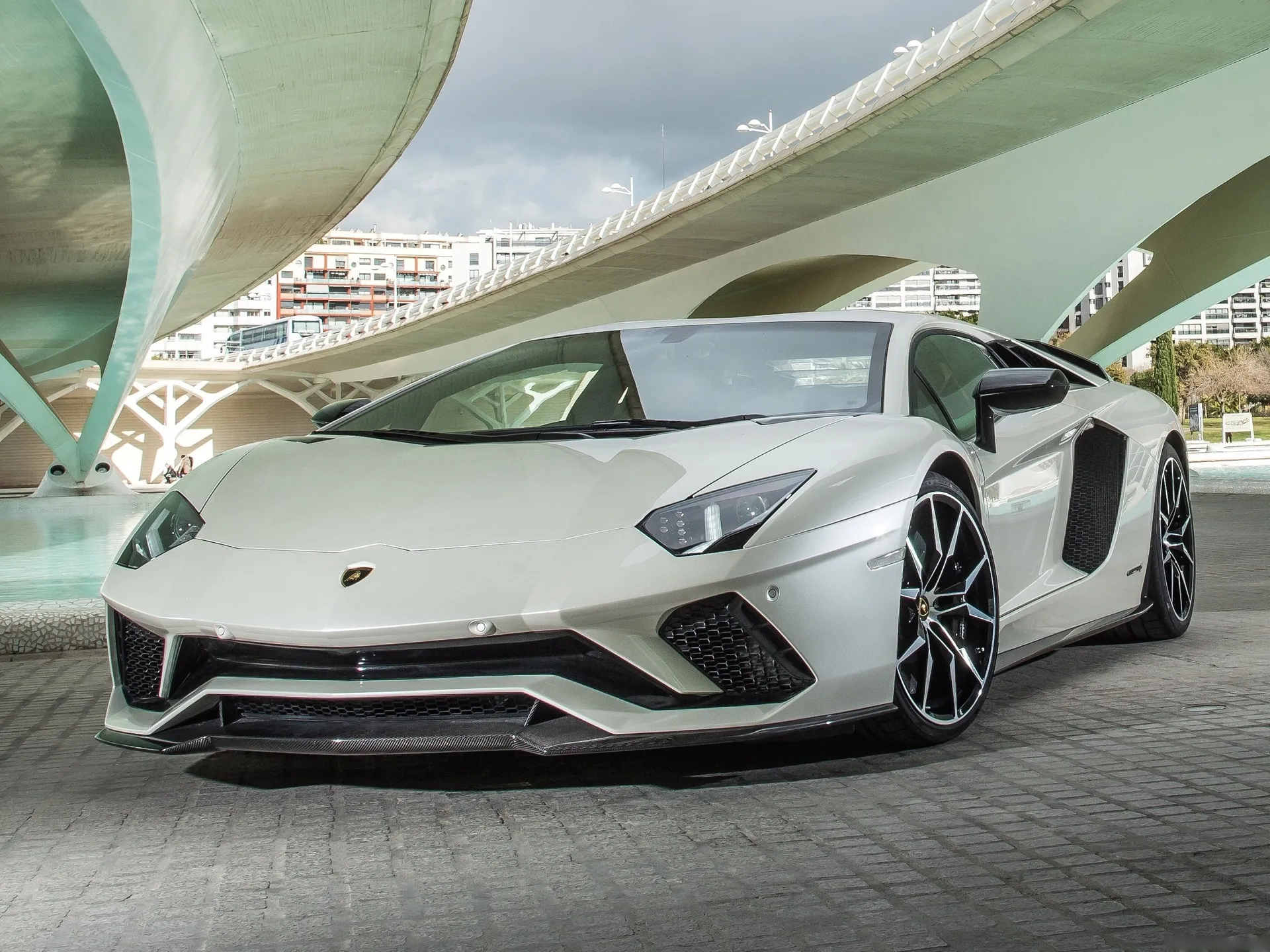 Lamborghini Aventador S (2017)