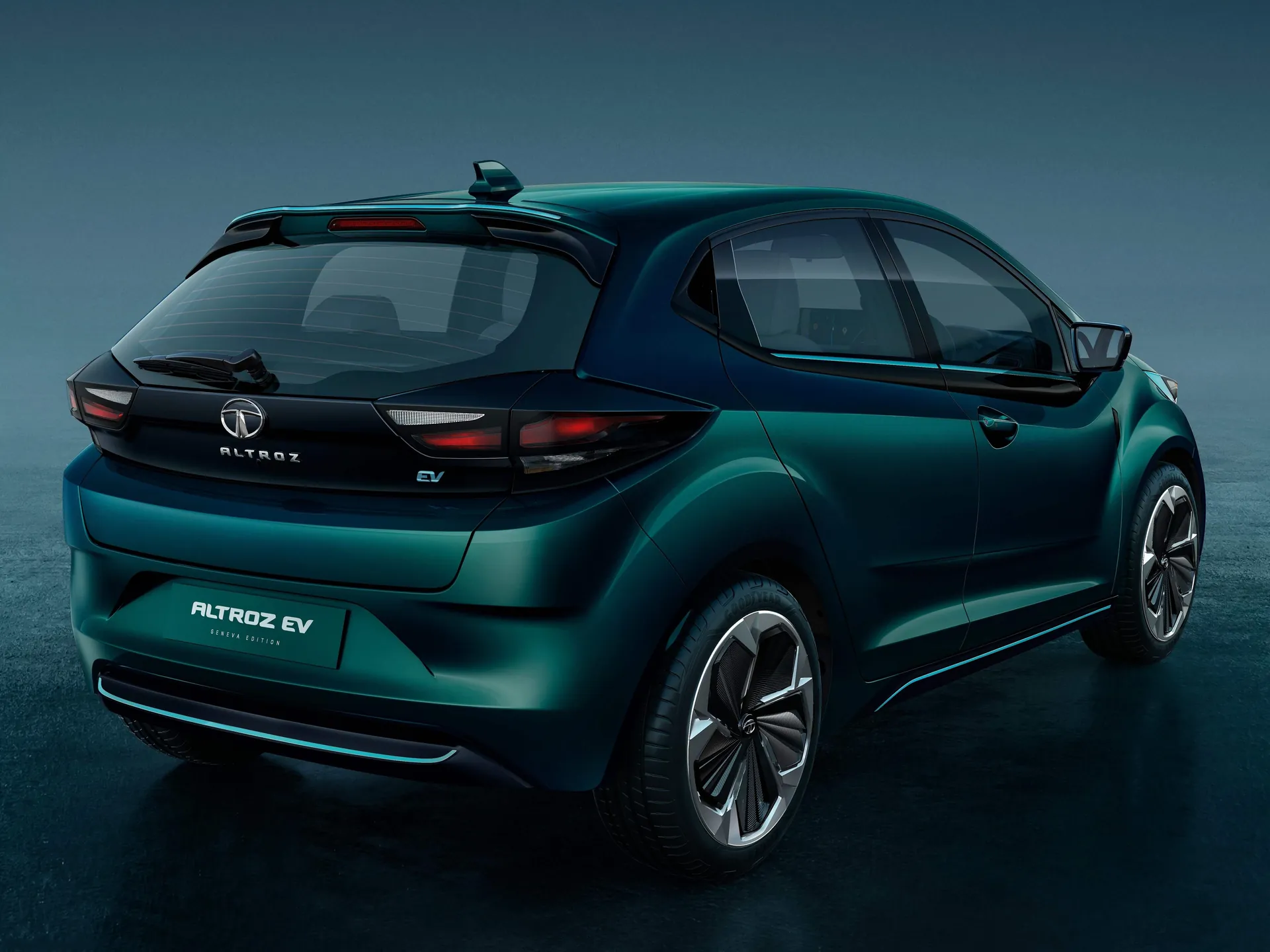 Tata Altroz EV Concept (2019) – zadní tříčtvrteční pohled