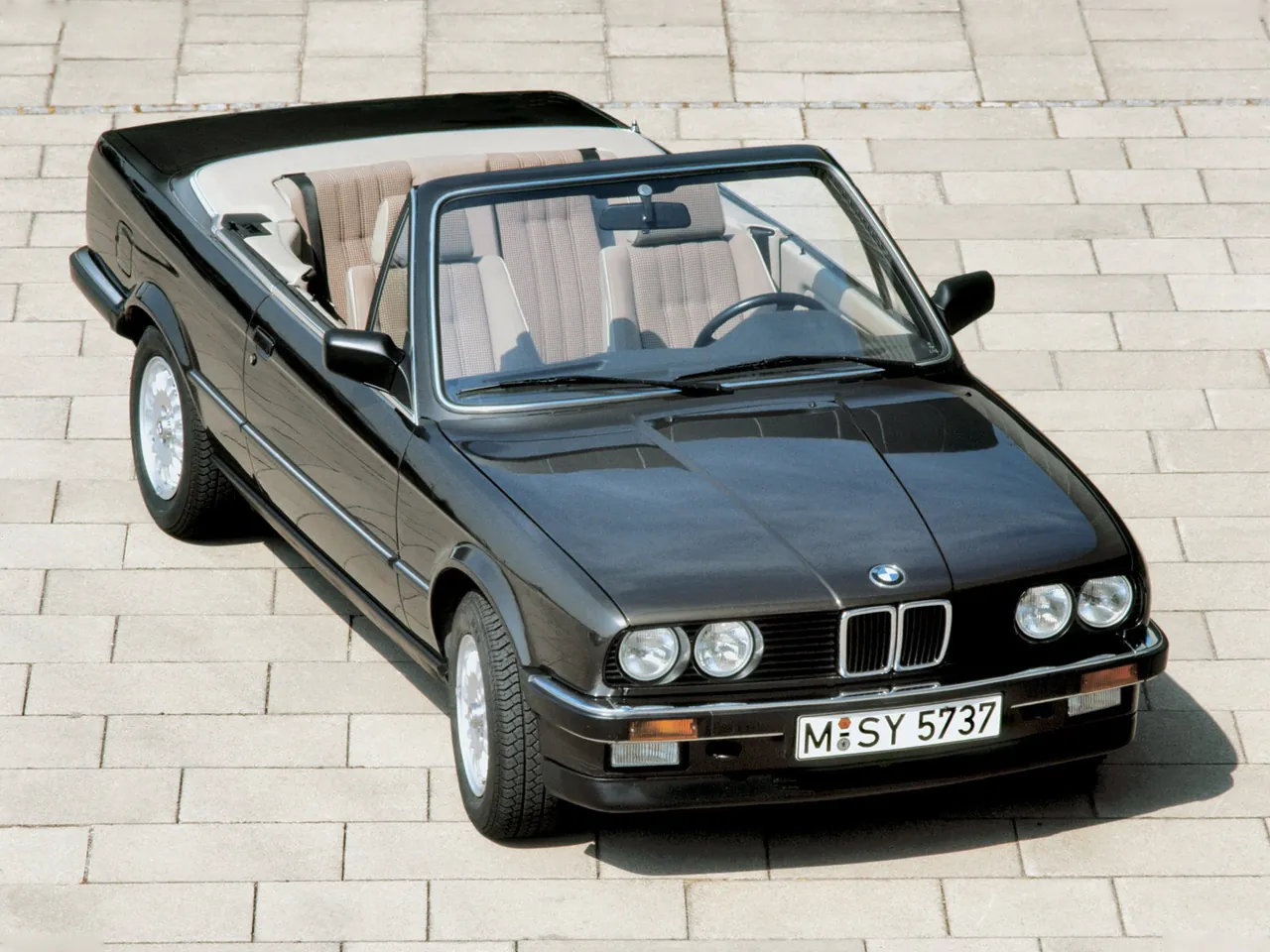 BMW 325i Cabrio (1985)