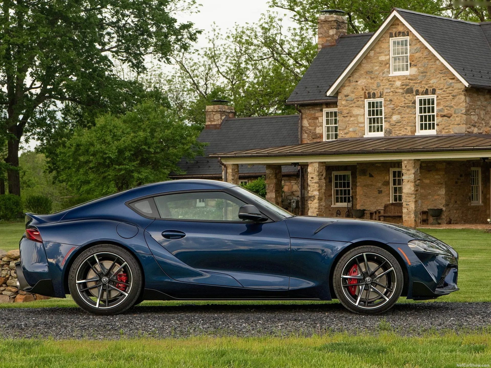Toyota Supra [US] (2020) – boční profil