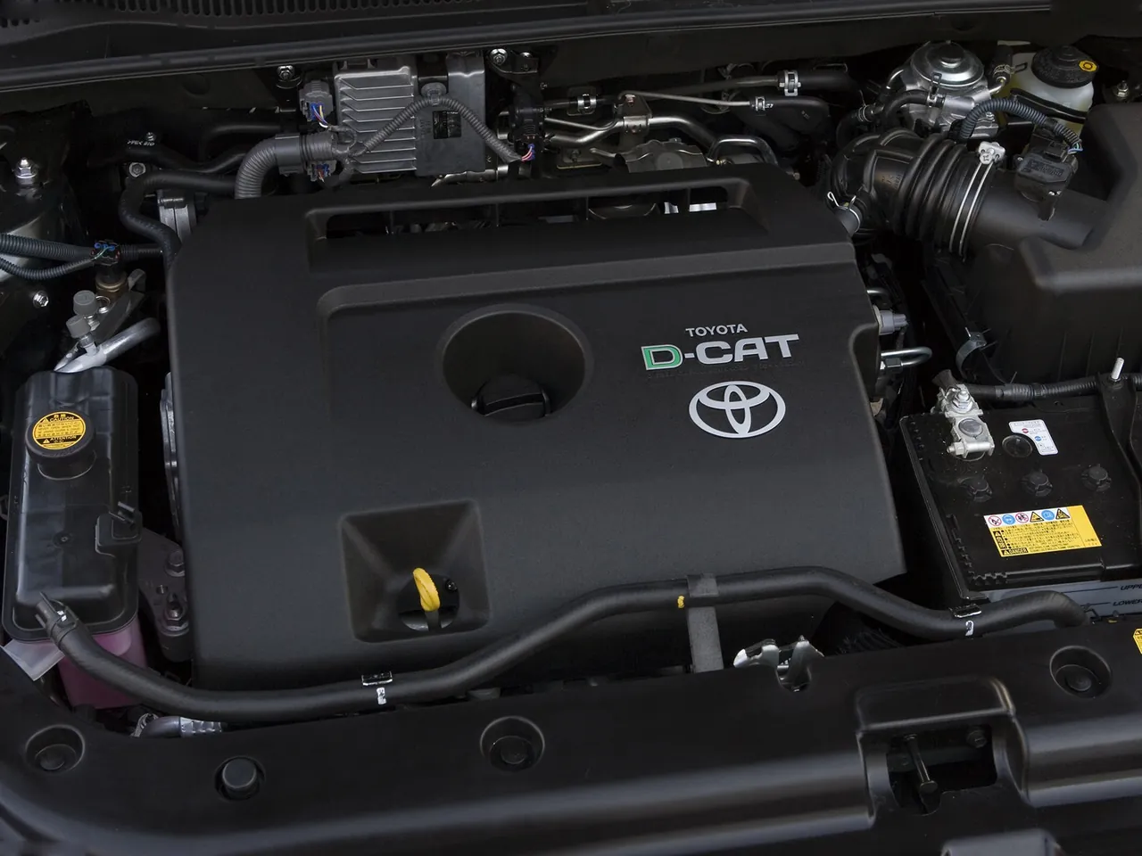 Toyota RAV4 (2006) - Engine Bay