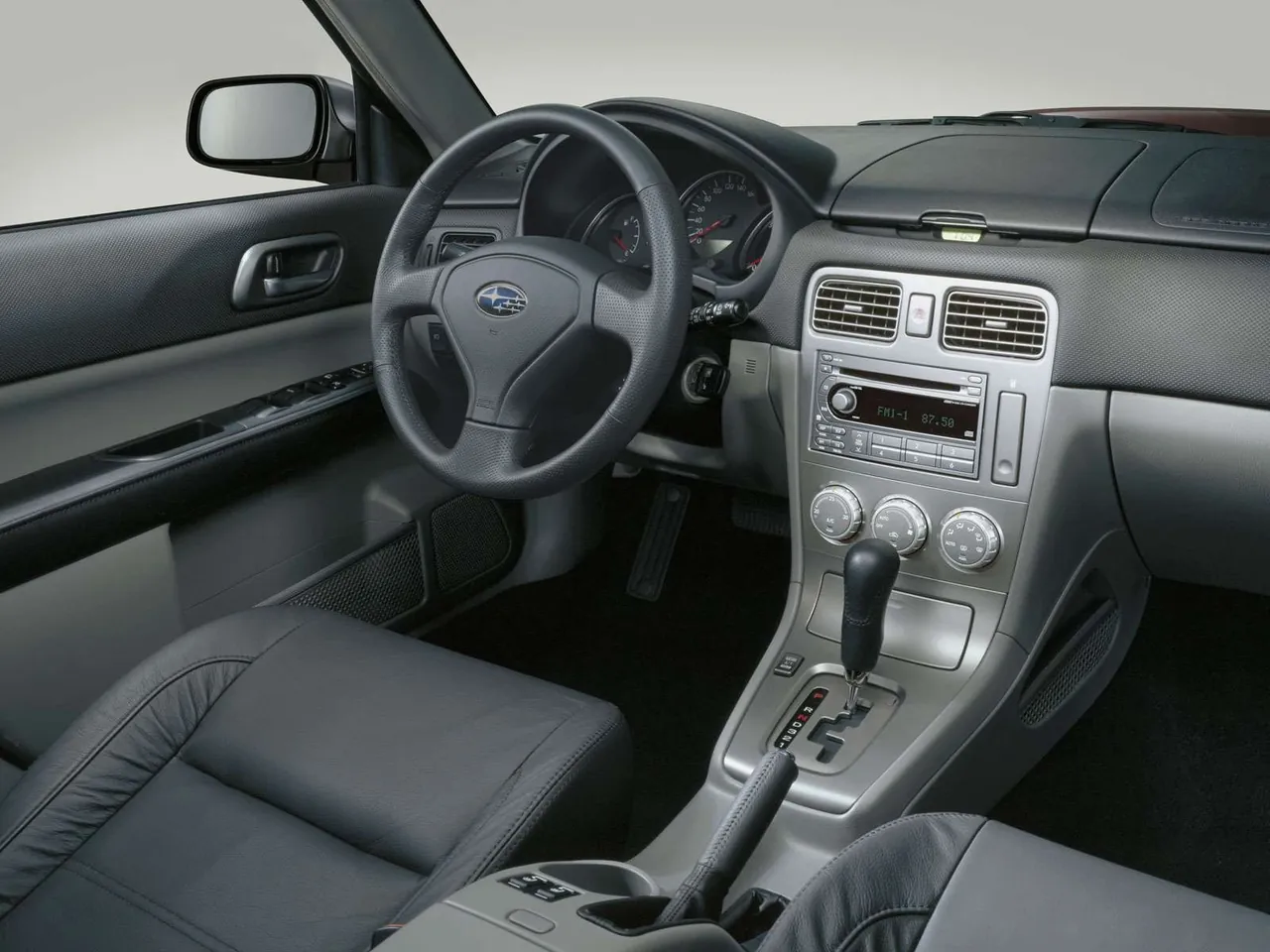 Subaru Forester (2004) - Interior