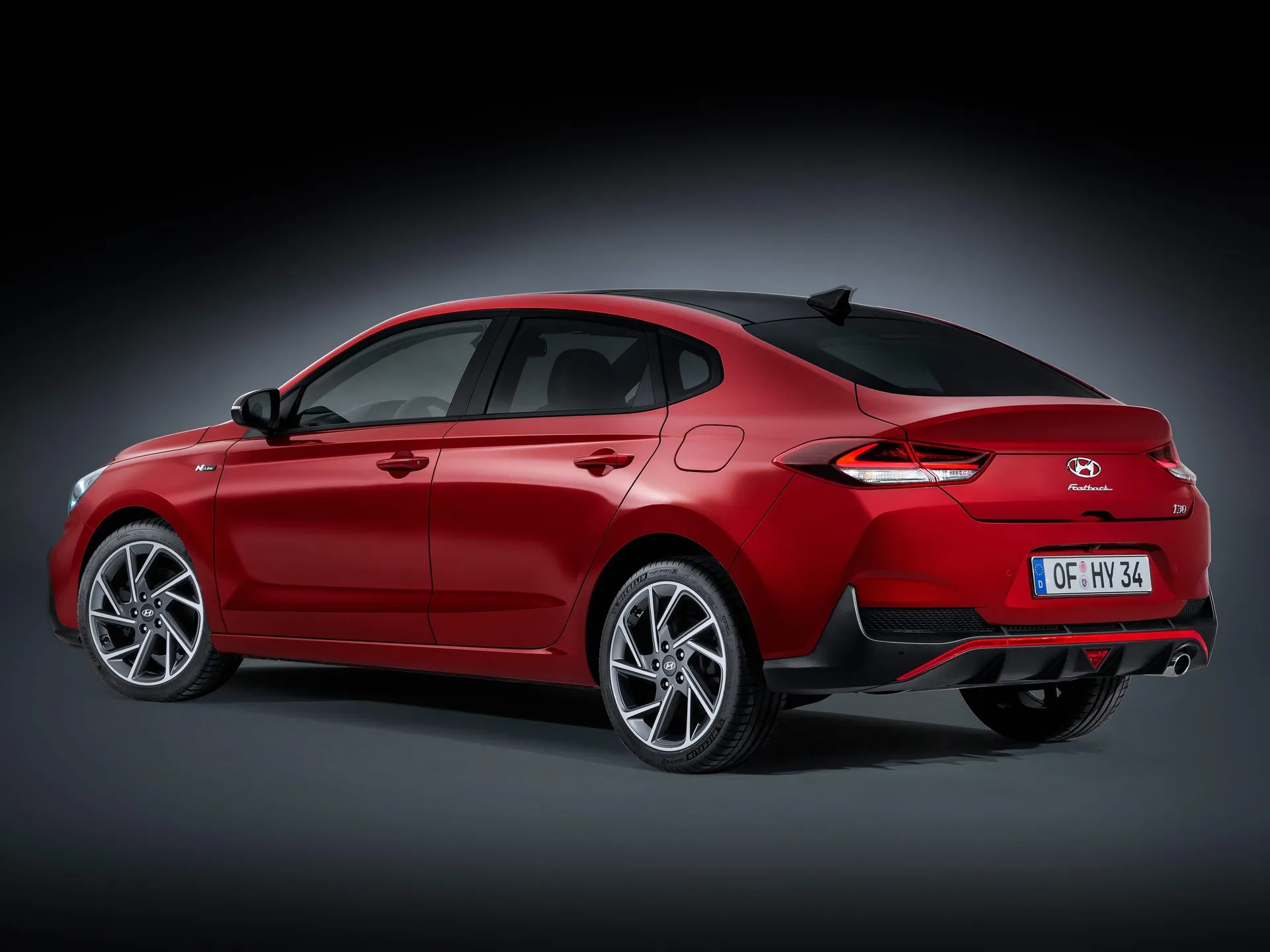 Hyundai i30 Fastback (2020) – zadní tříčtvrteční pohled