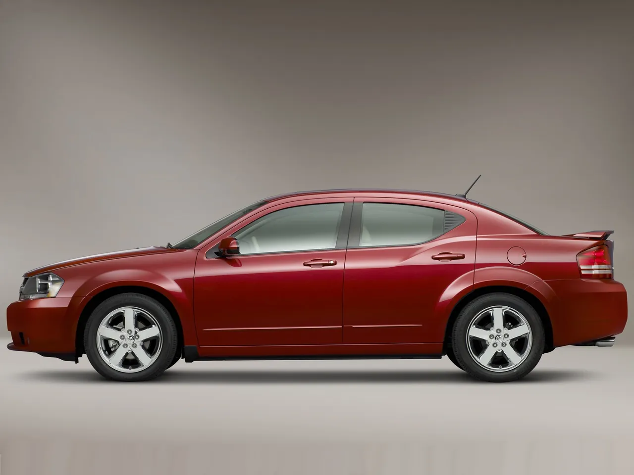 Dodge Avenger RT (2008) – boční profil