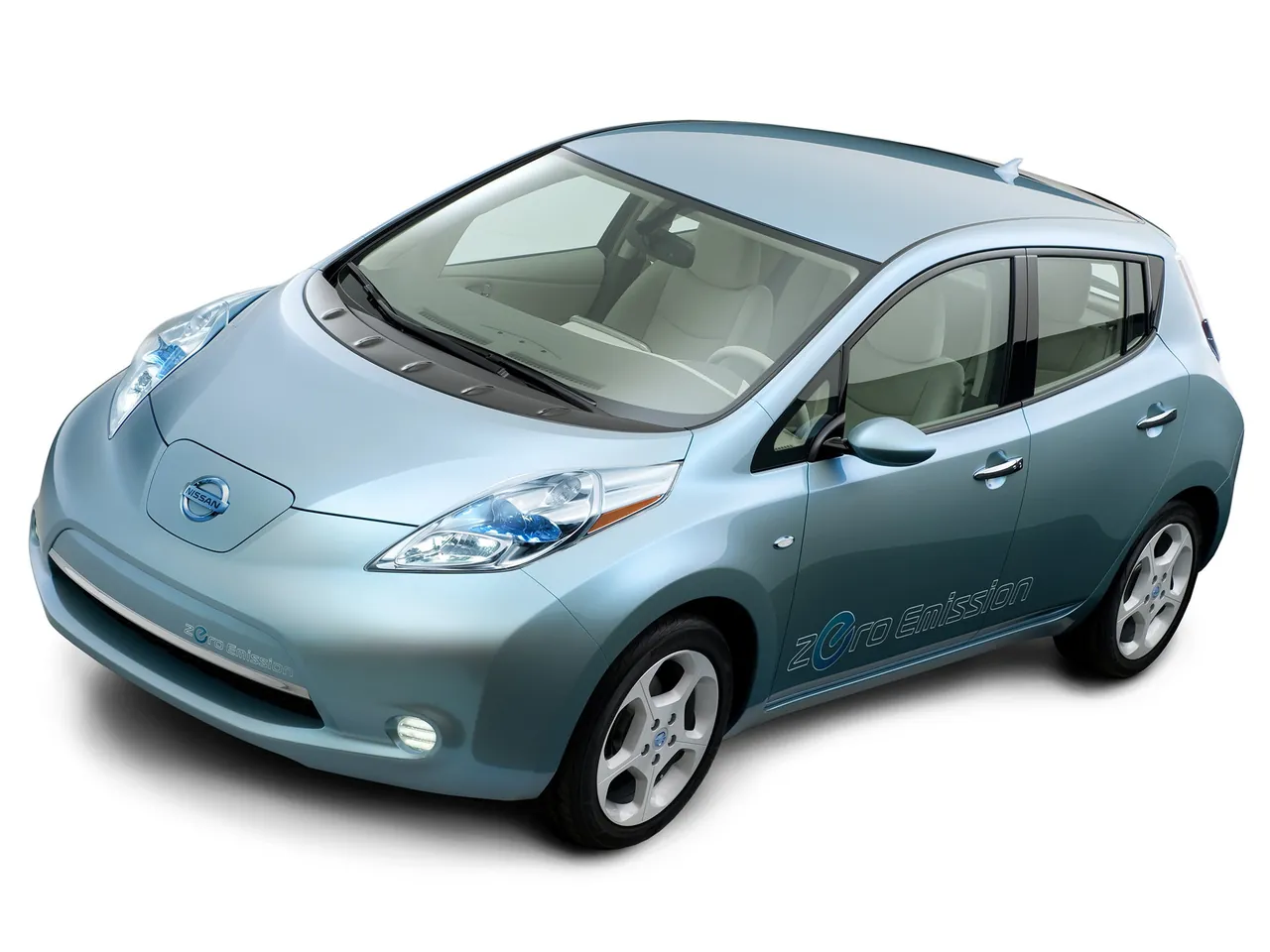 Nissan LEAF (2011)