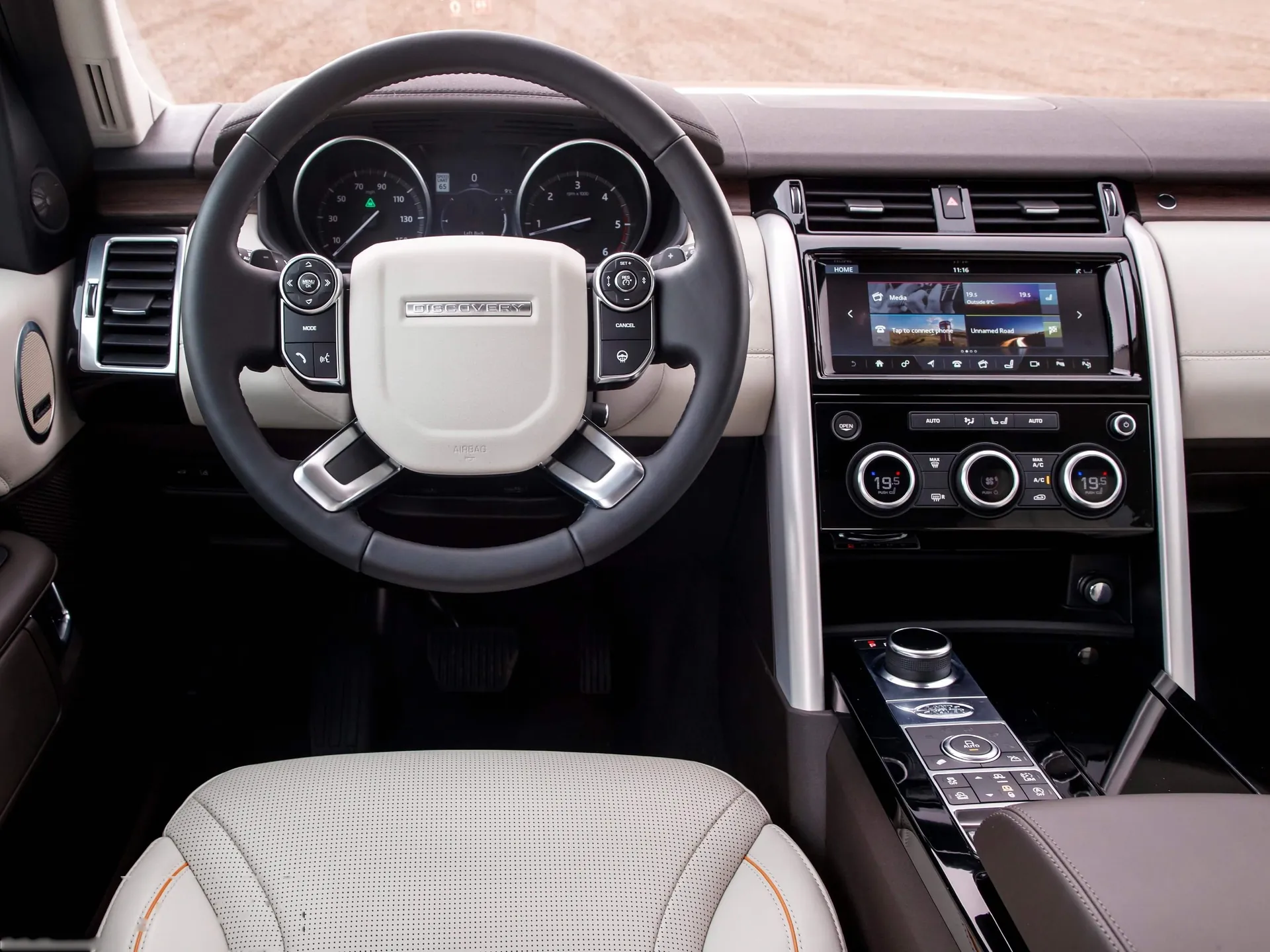 Land Rover Discovery Sd4 (2017) - Interior