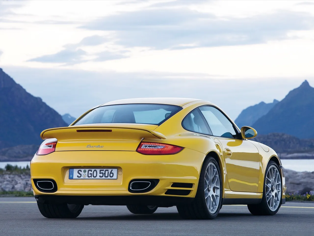 Porsche 911 Turbo (2010) - Rear Three-Quarter