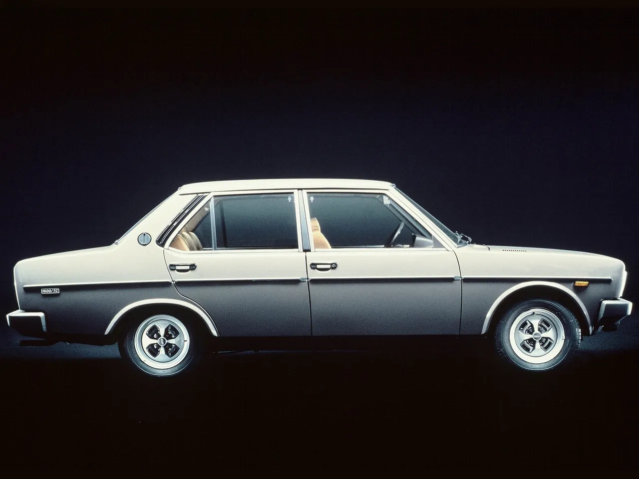 Fiat 131 Supermirafiori (1978) – boční profil