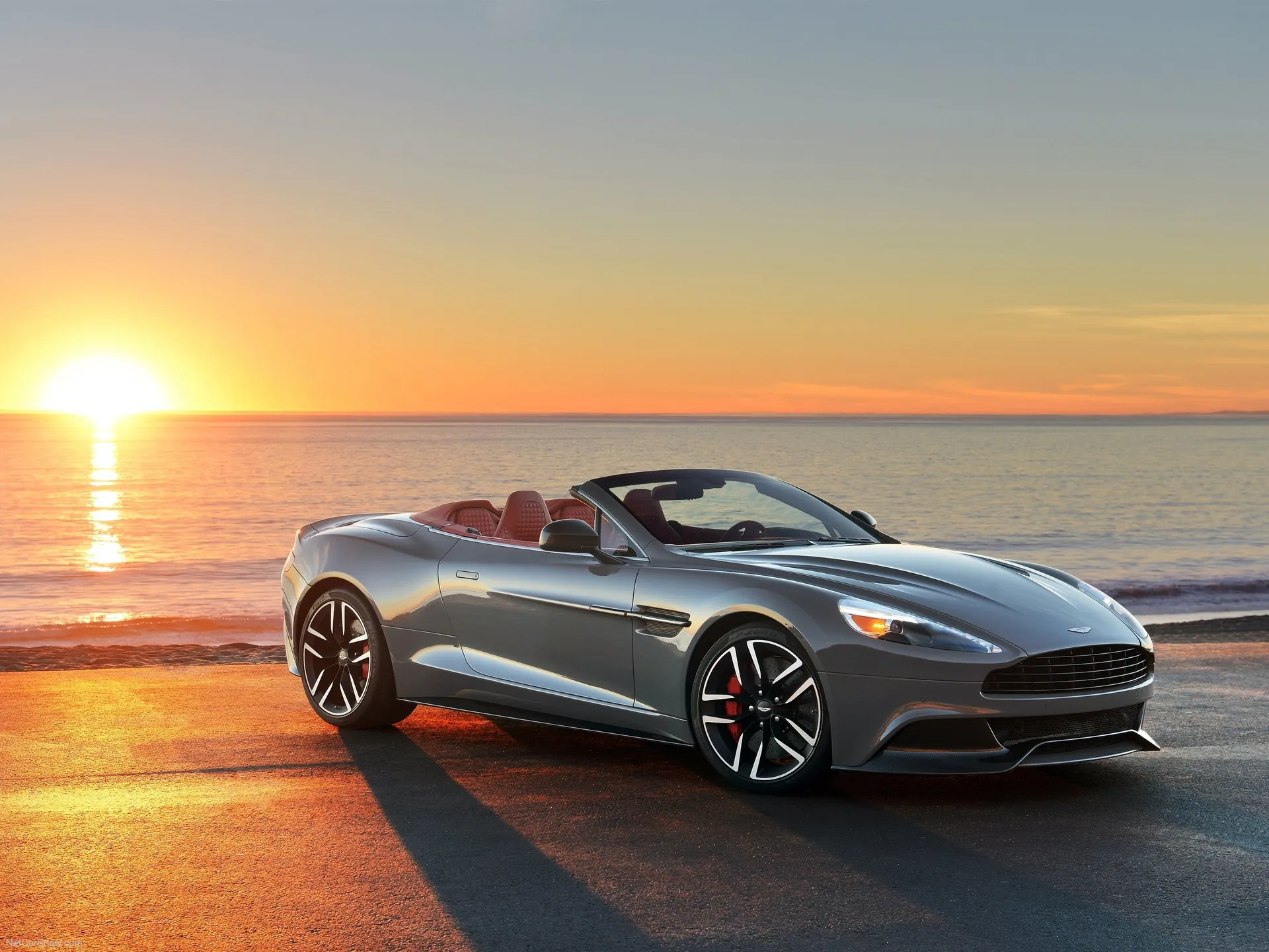 Aston Martin Vanquish Volante (2015)