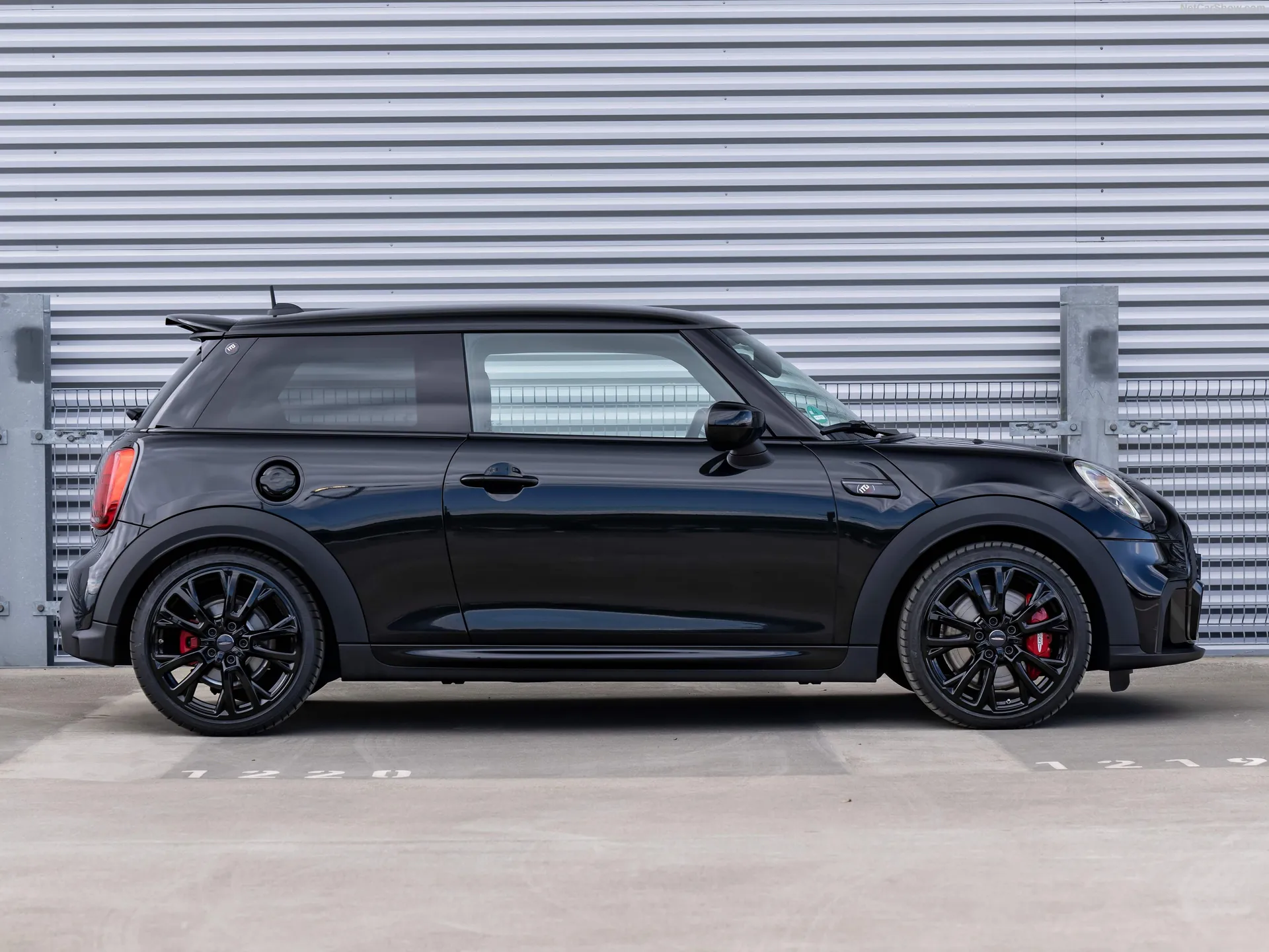 Mini John Cooper Works 1to6 Edition (2023) – boční profil