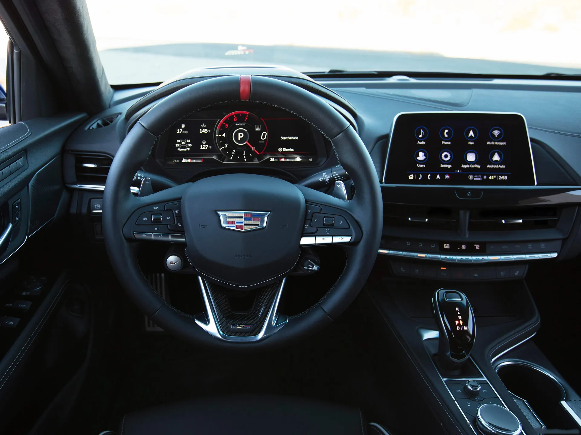 Cadillac CT4-V Blackwing (2022) – interiér