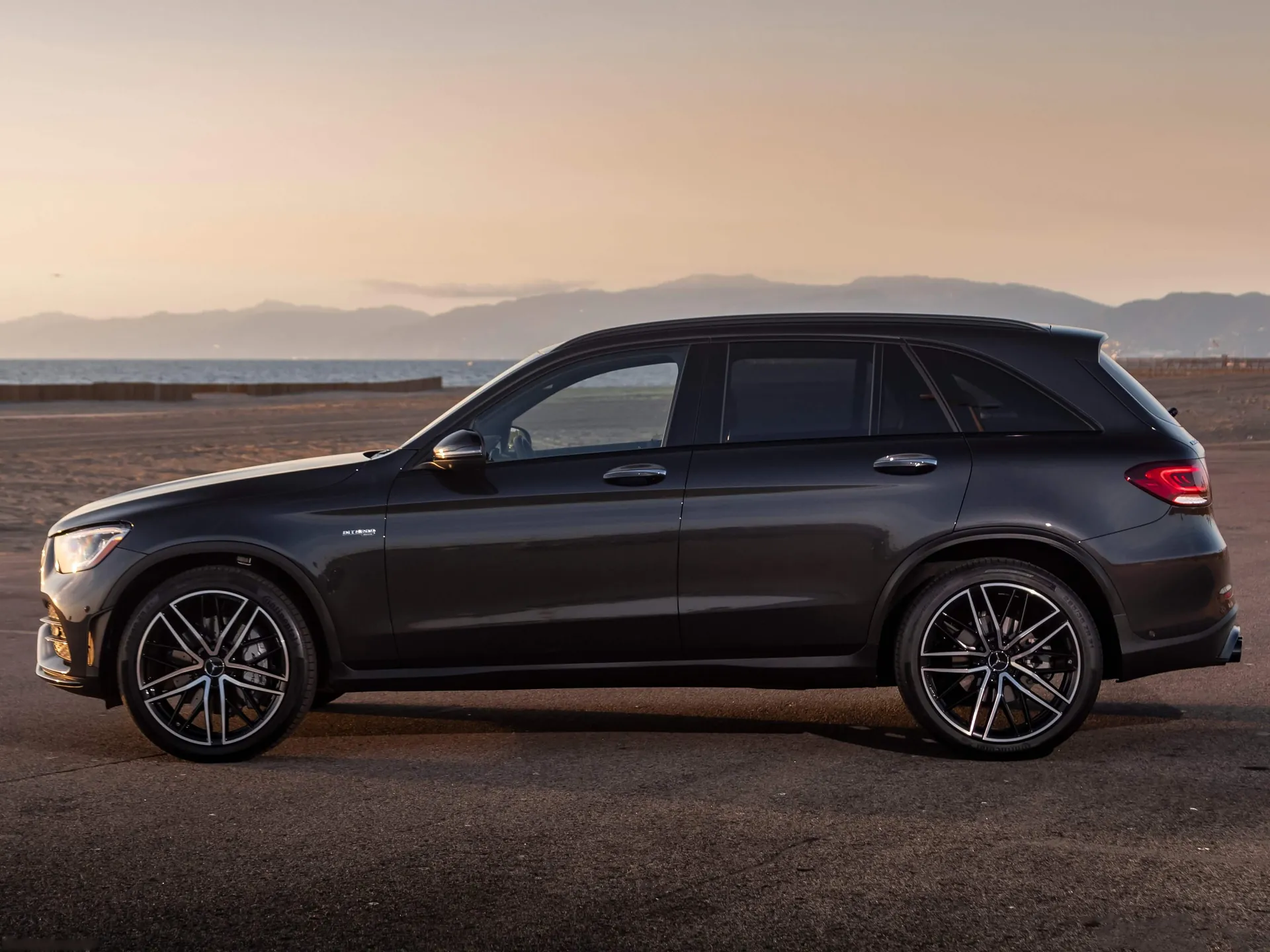 Mercedes-Benz GLC43 AMG 4Matic (2020) - Side Profile