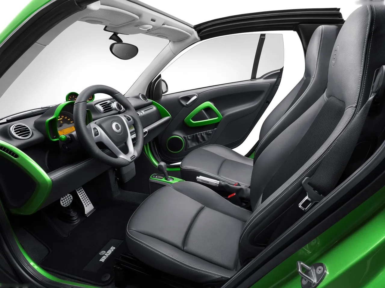 Brabus smart fortwo electric drive (2012) – interiér