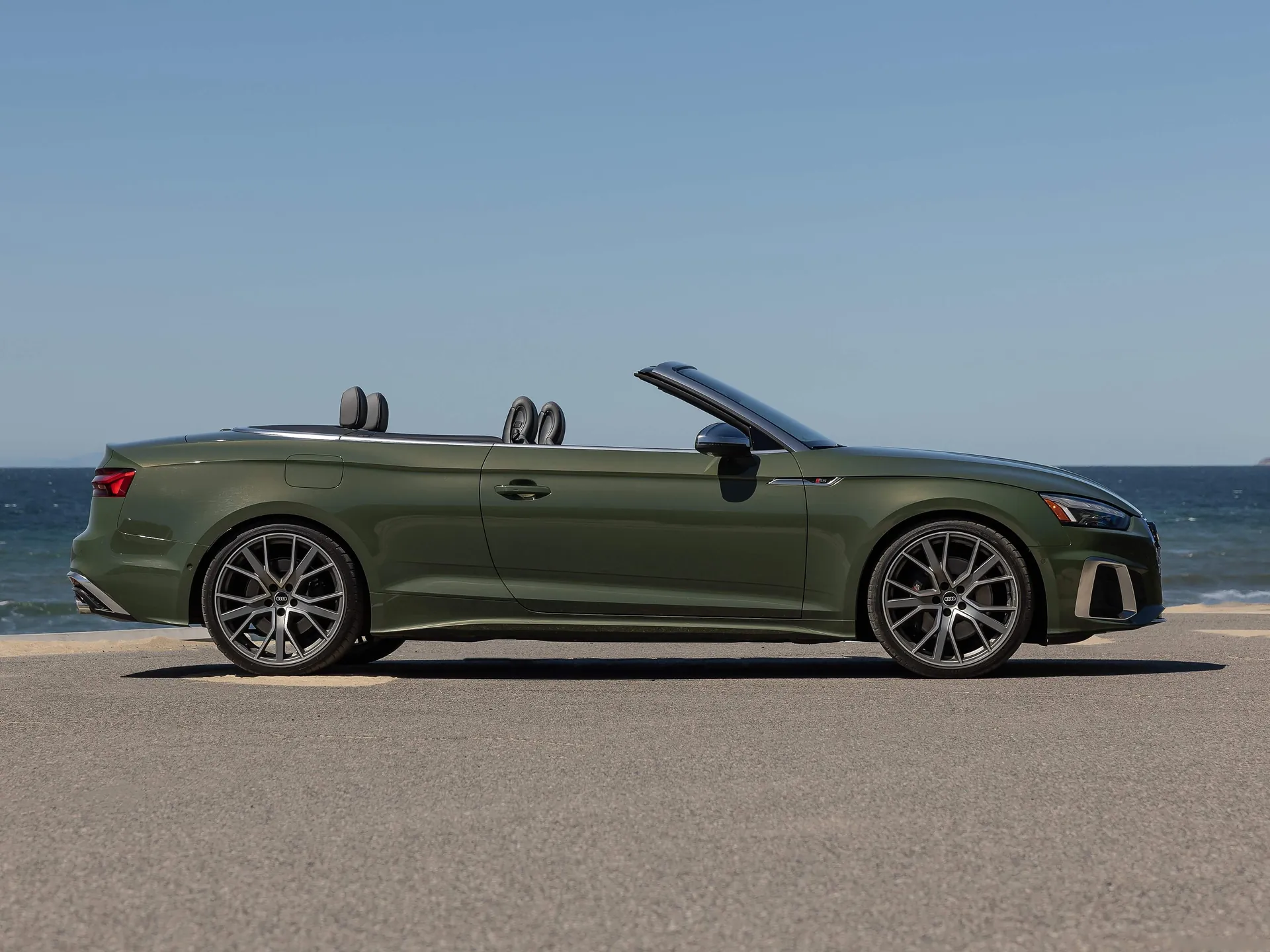 Audi S5 Cabriolet [US] (2022) – boční profil