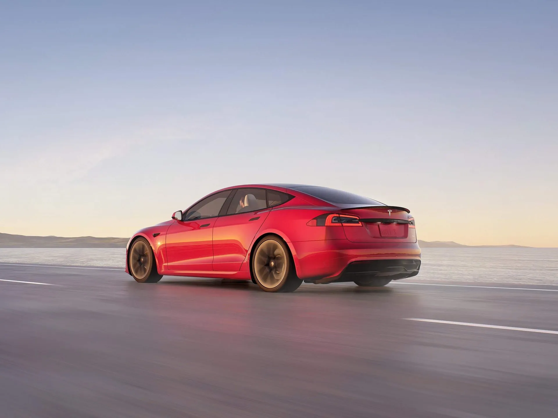 Tesla Model S (2021) – zadní tříčtvrteční pohled