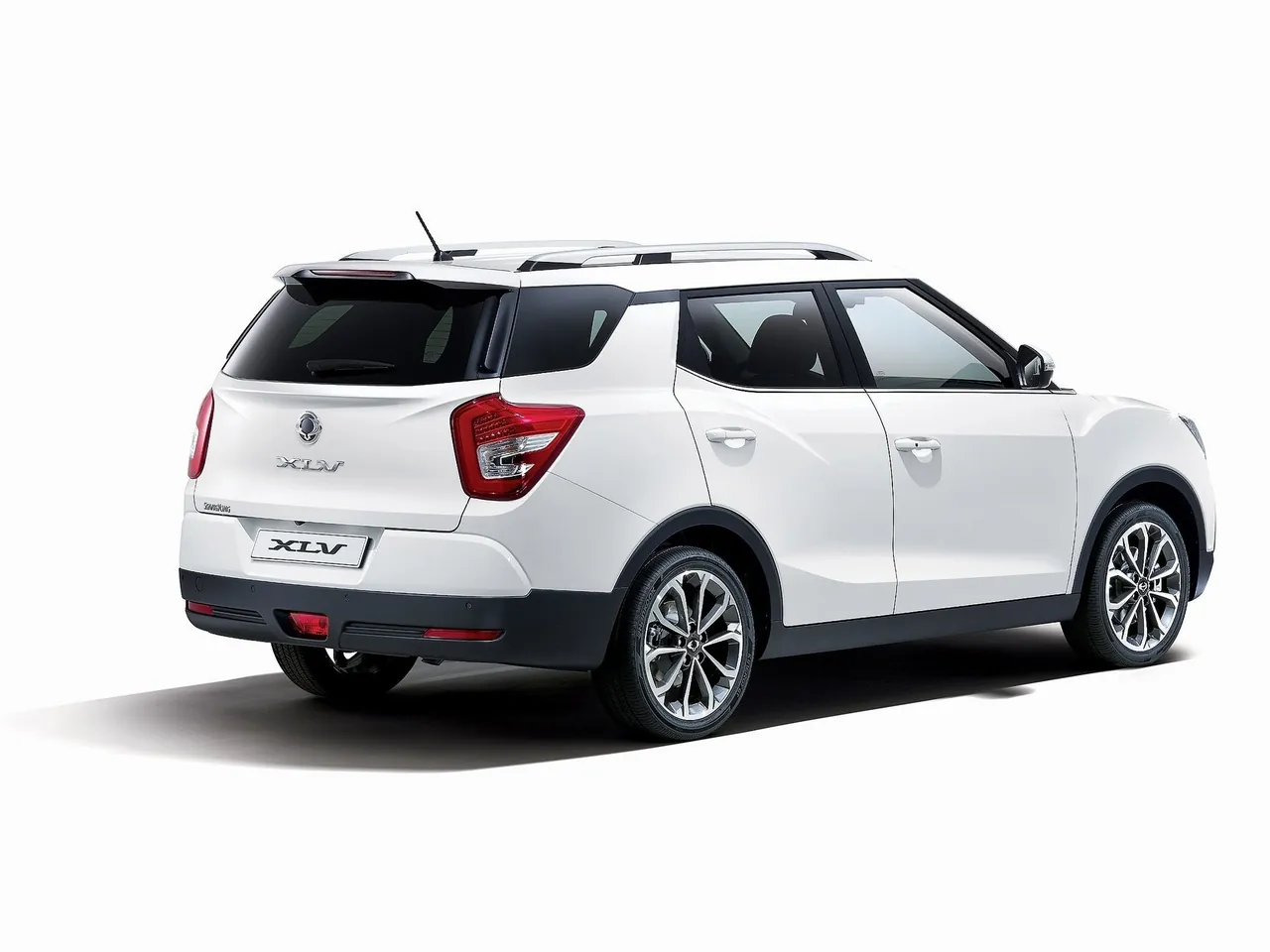 SsangYong Tivoli XLV (2017) – zadní tříčtvrteční pohled