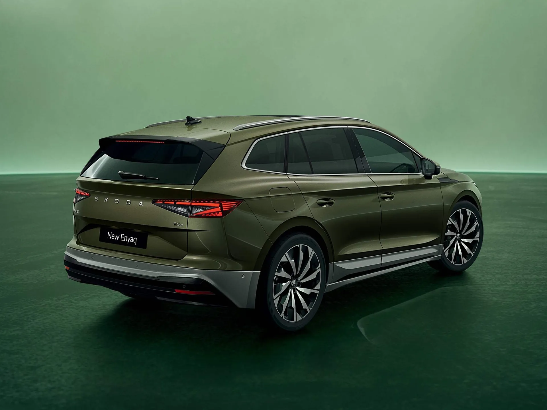 Skoda Enyaq (2025) – zadní tříčtvrteční pohled