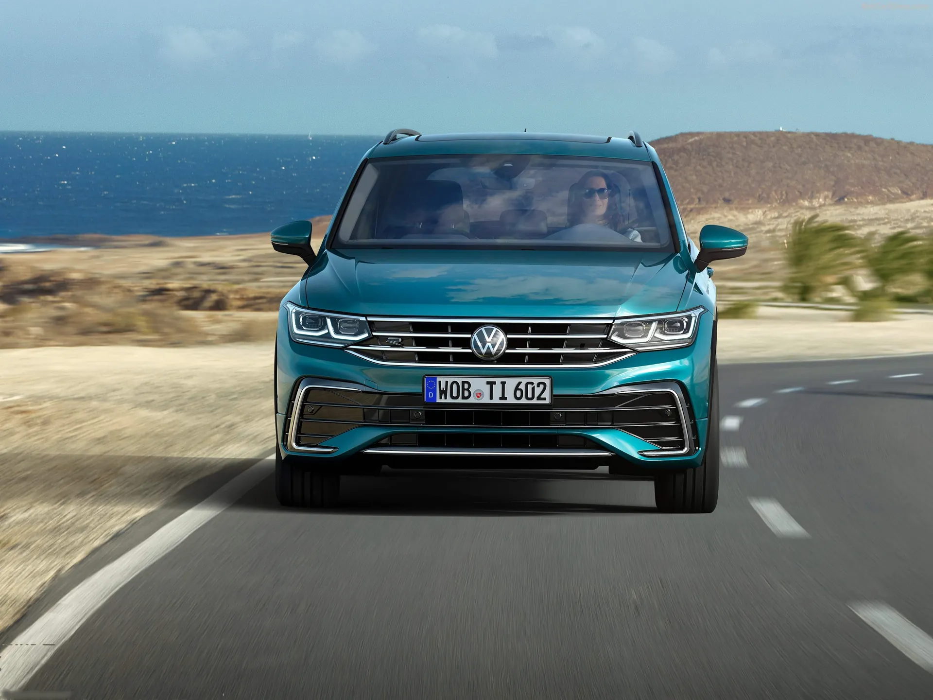 Volkswagen Tiguan (2021) - Front