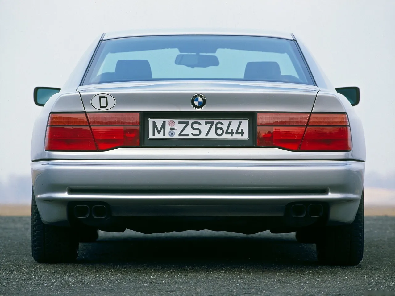 BMW 8 Series (1989) – zezadu