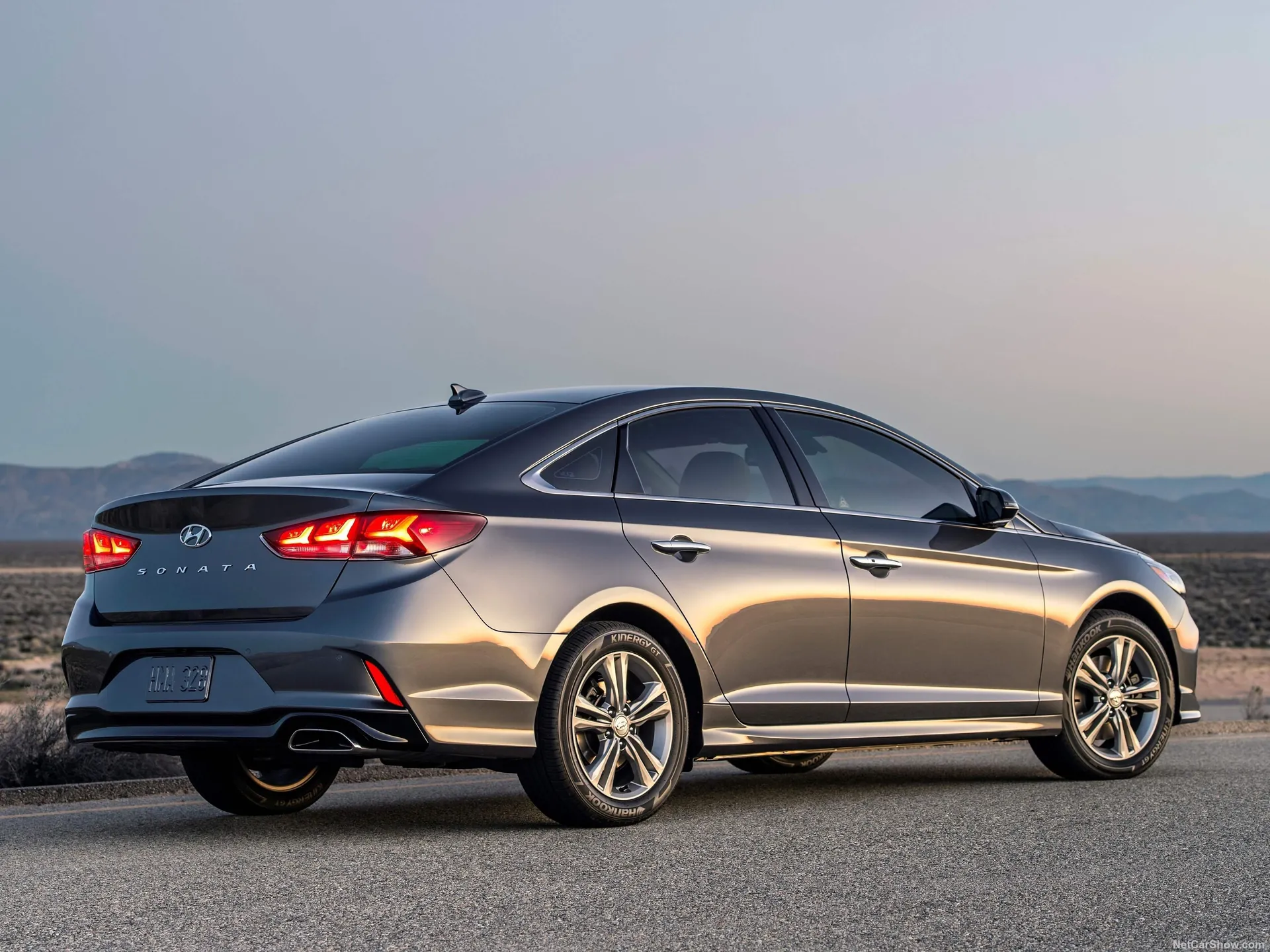 Hyundai Sonata (2018) – zadní tříčtvrteční pohled