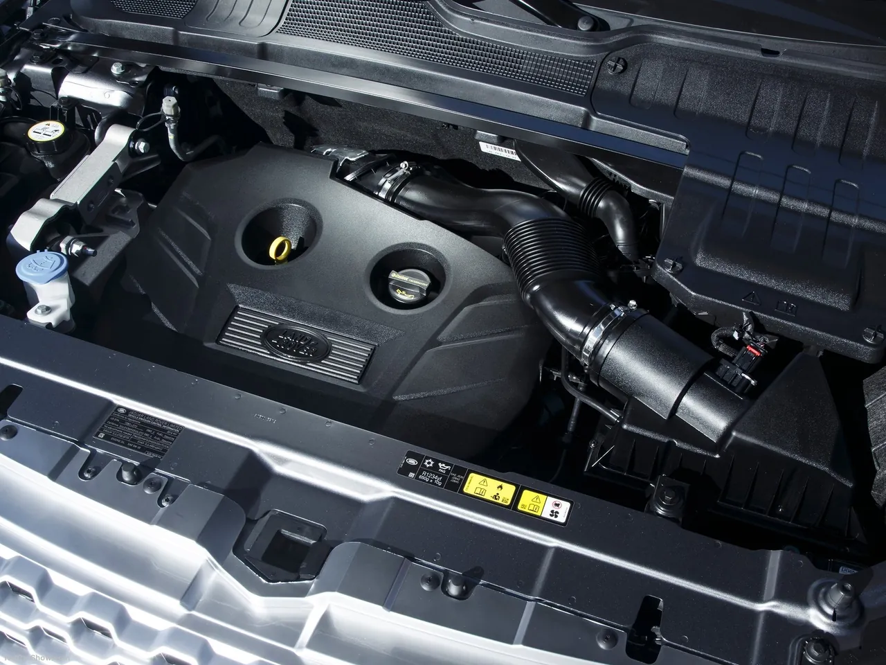 Land Rover Range Rover Evoque Convertible (2017) - Engine Bay