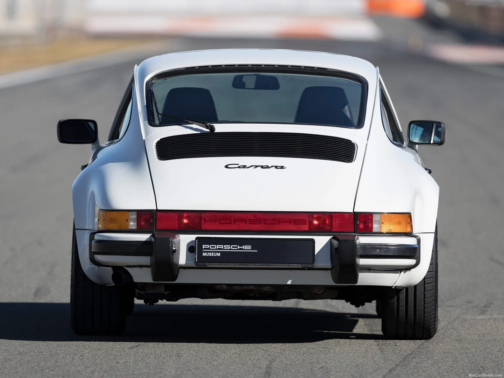 Porsche 911 3.2 Carrera (1984) - Rear