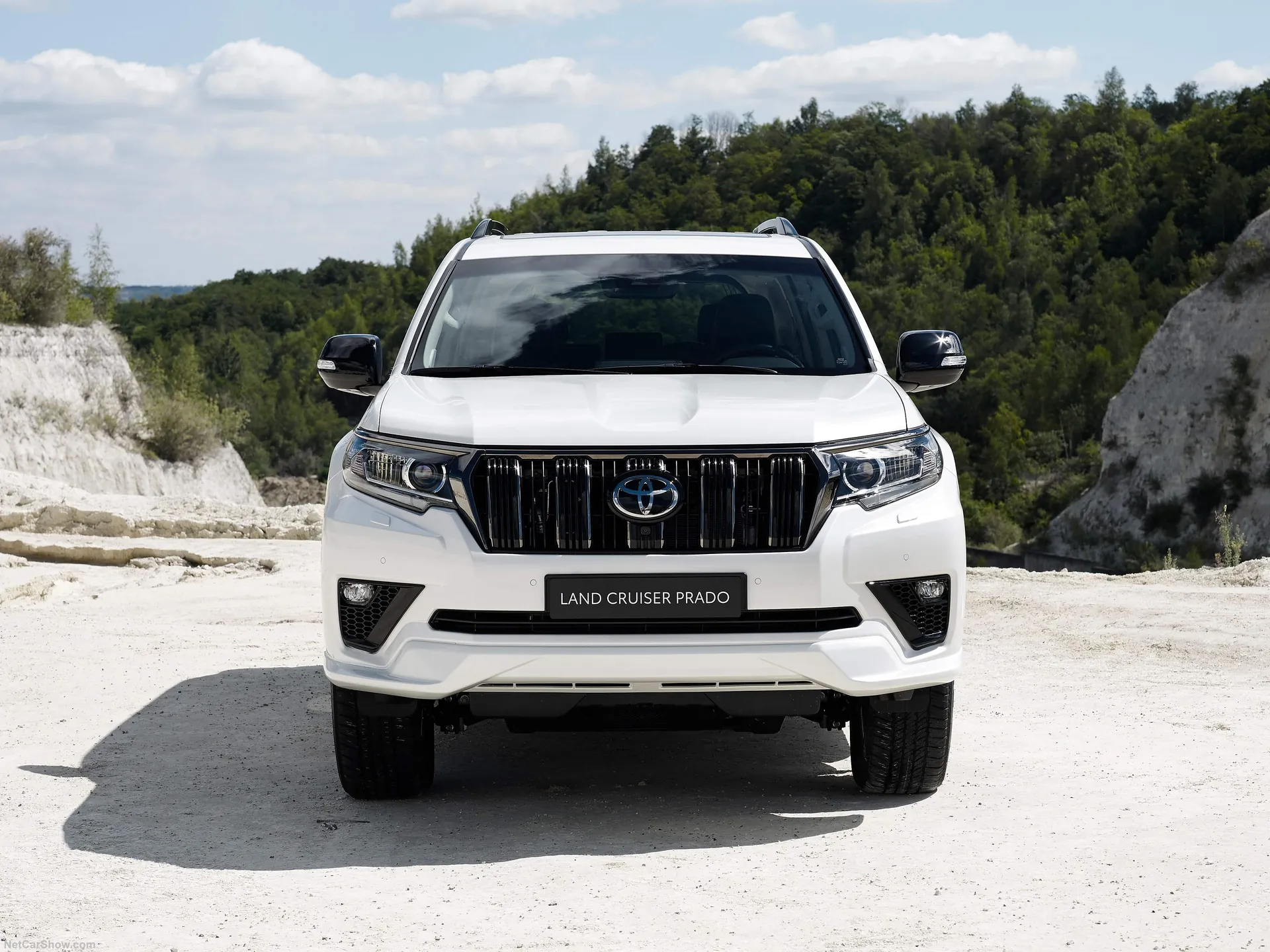 Toyota Land Cruiser [EU] (2021) - Front