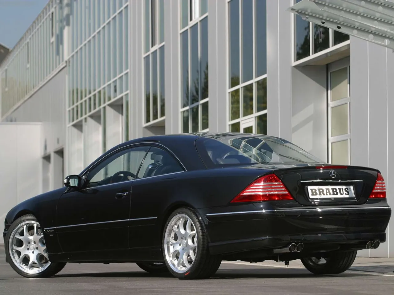 Brabus Mercedes-Benz CL (2003) – zadní tříčtvrteční pohled