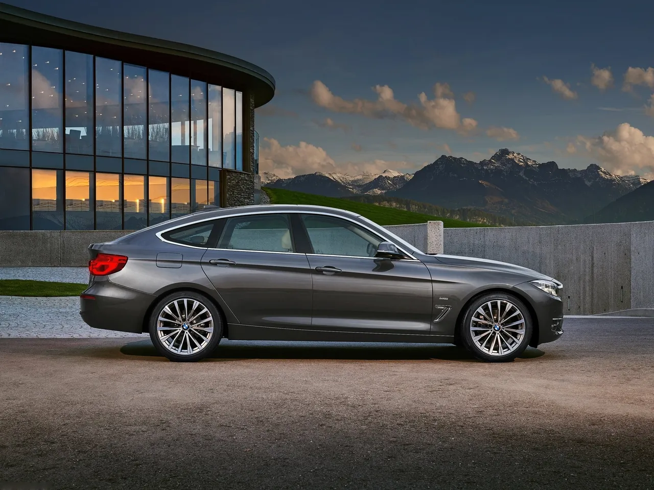 BMW 3-Series Gran Turismo (2017) – boční profil