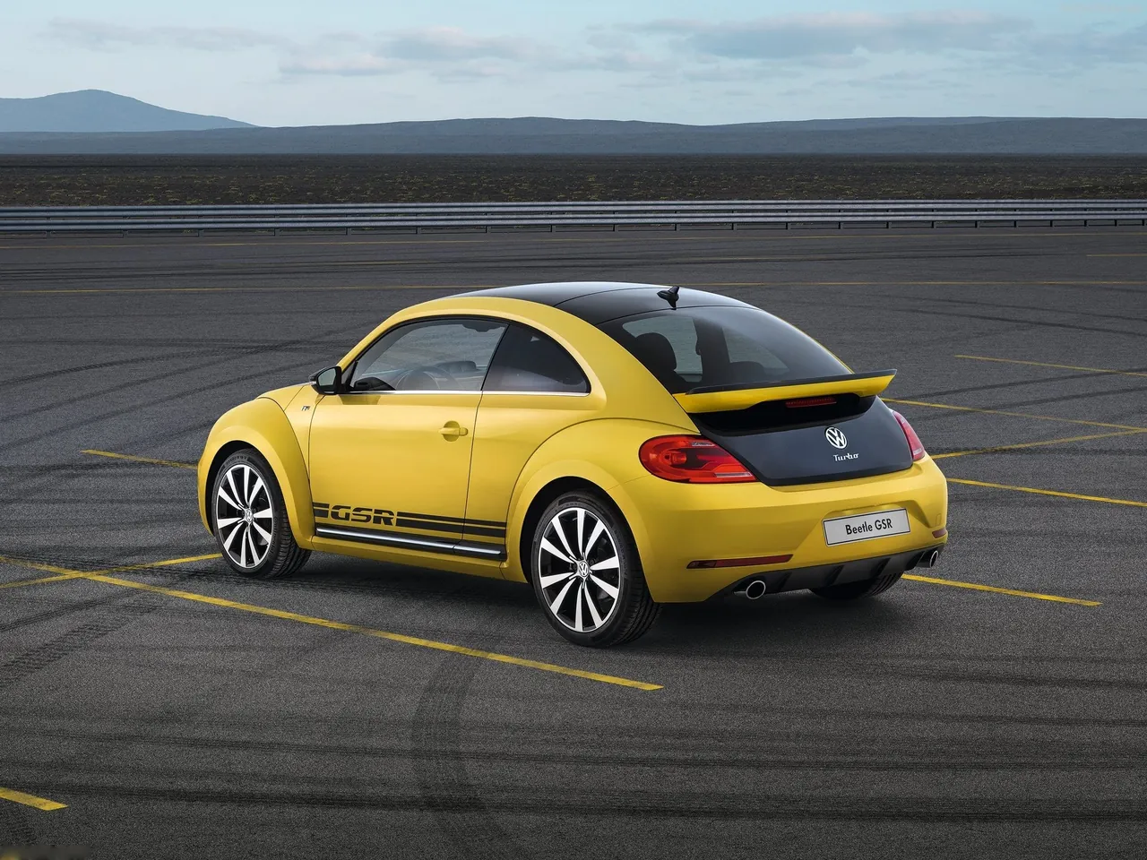 Volkswagen Beetle GSR (2013) – zadní tříčtvrteční pohled