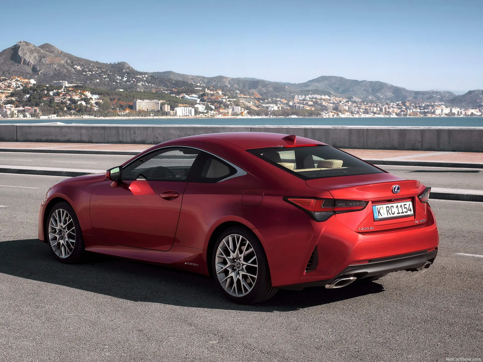 Lexus RC (2019) – zadní tříčtvrteční pohled