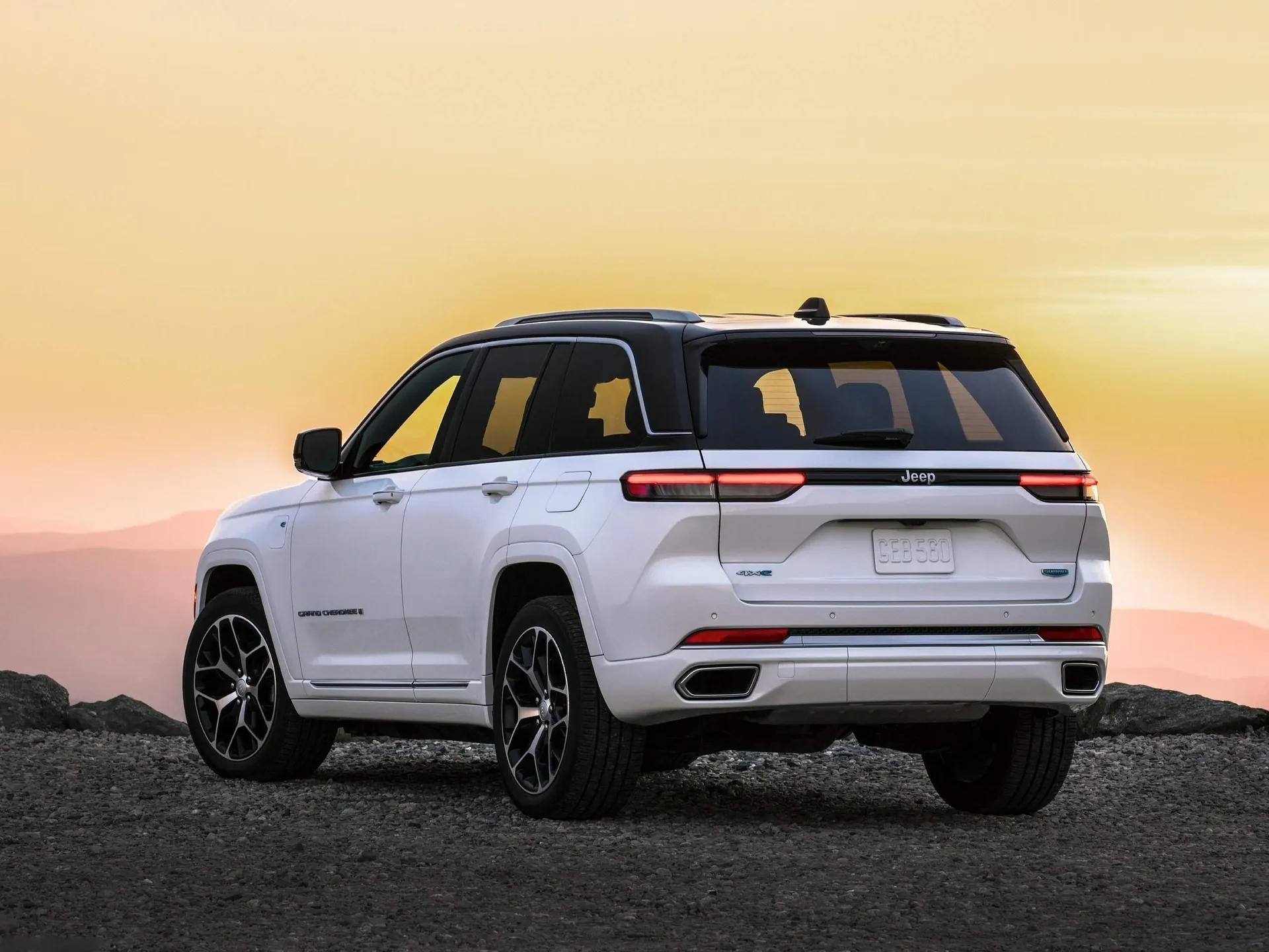 Jeep Grand Cherokee (2022) – zadní tříčtvrteční pohled