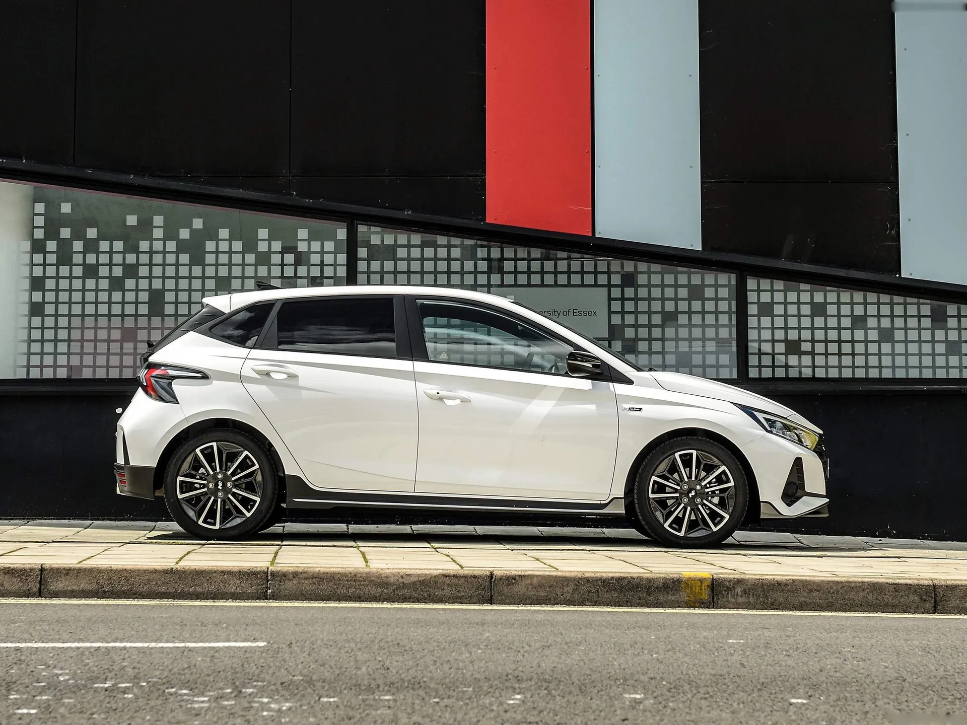 Hyundai i20 N Line [UK] (2022) – boční profil
