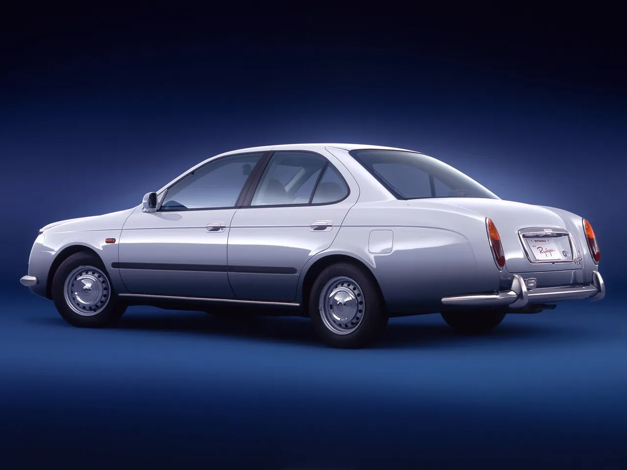 Mitsuoka Ryoga (2005) – zadní tříčtvrteční pohled