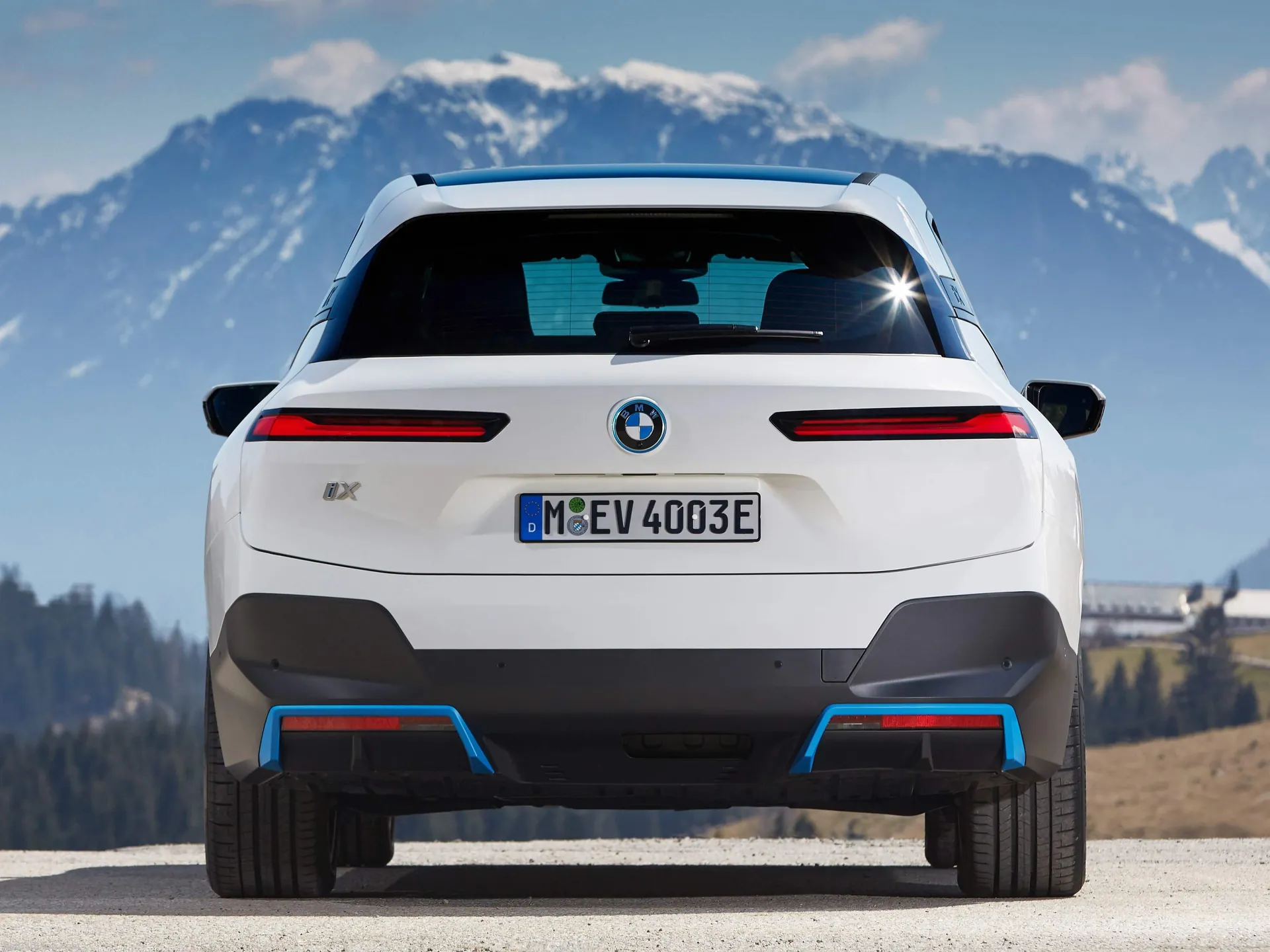 BMW iX (2022) – zezadu