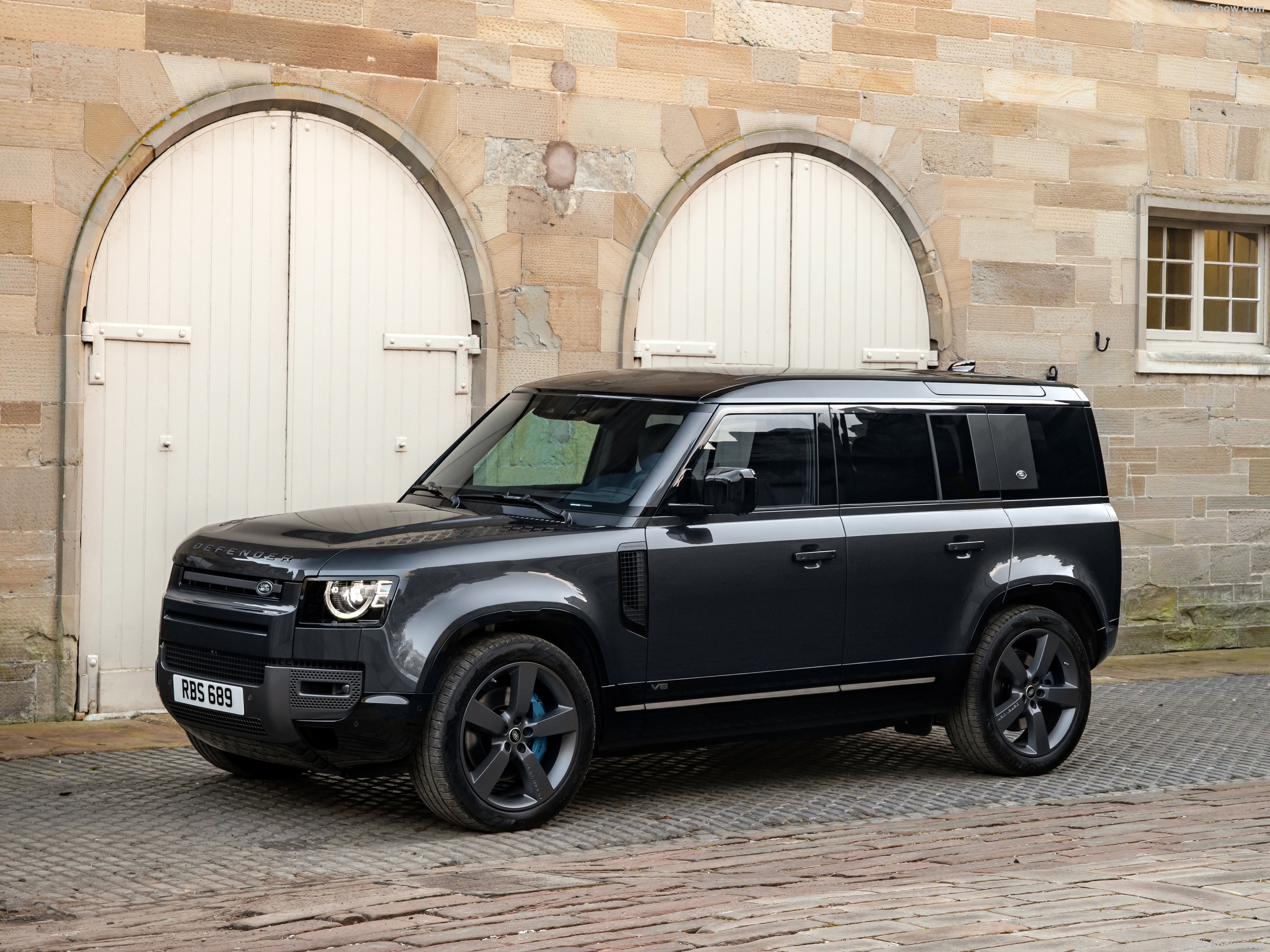 Land Rover Defender V8 (2022)