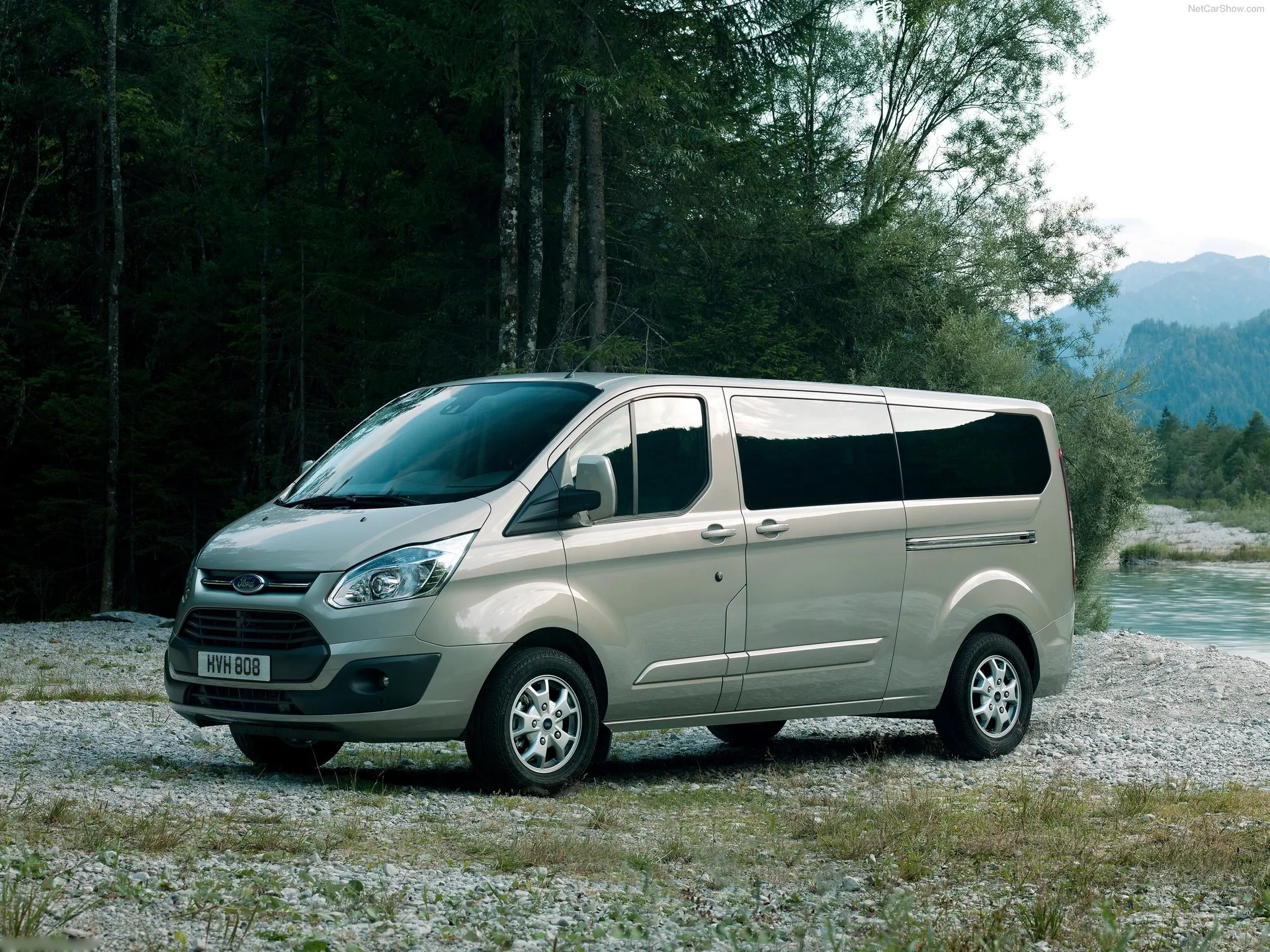 Ford Tourneo Custom (2013)