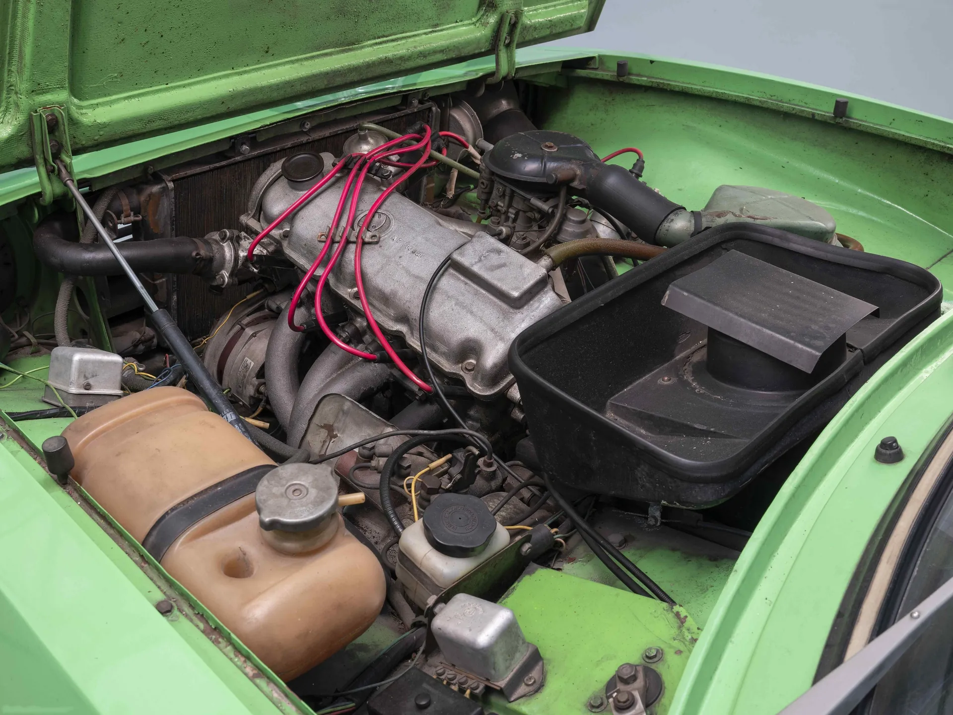 Skoda 763 Concept (1977) – motorový prostor