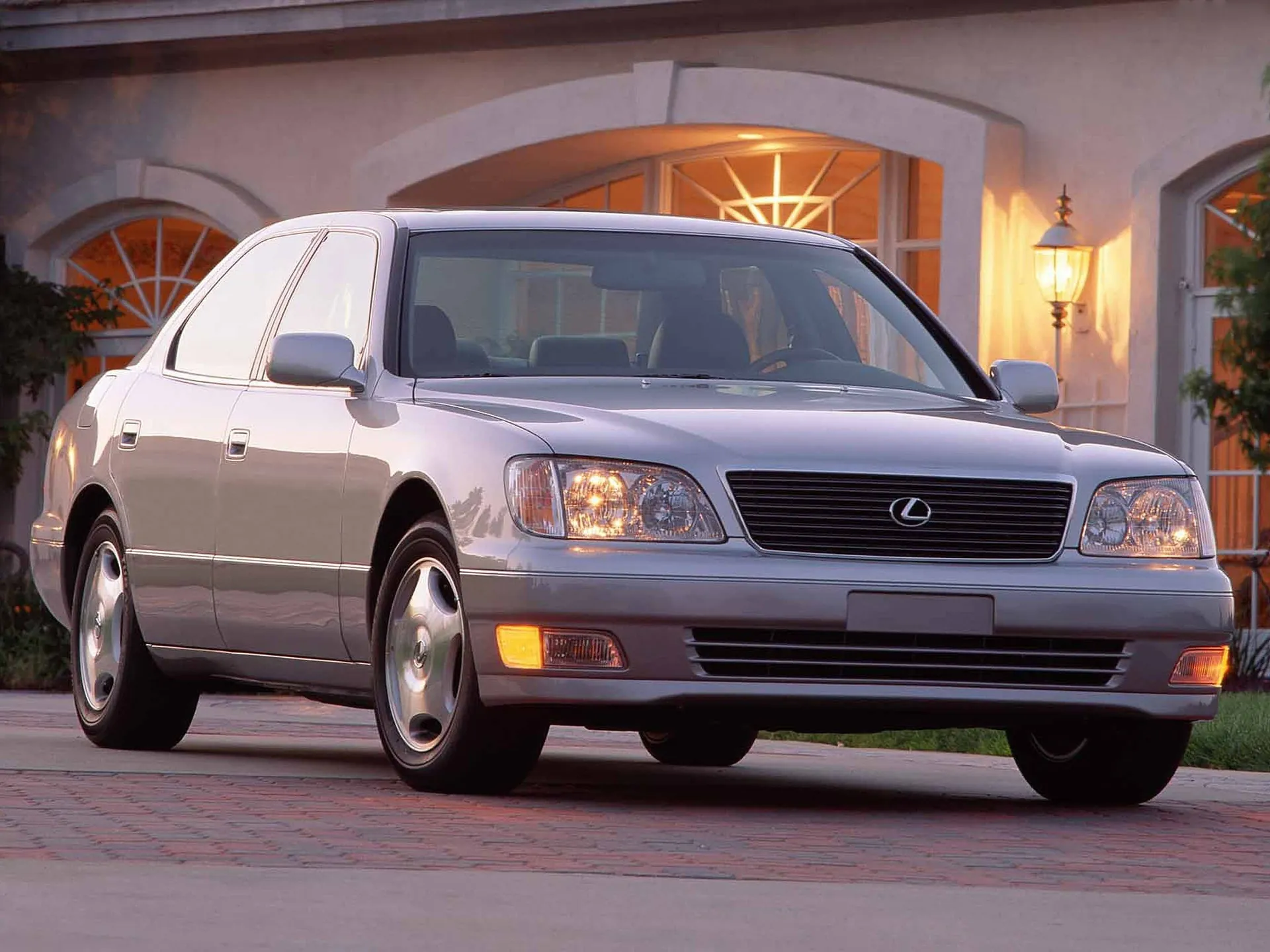 Lexus LS (1998)