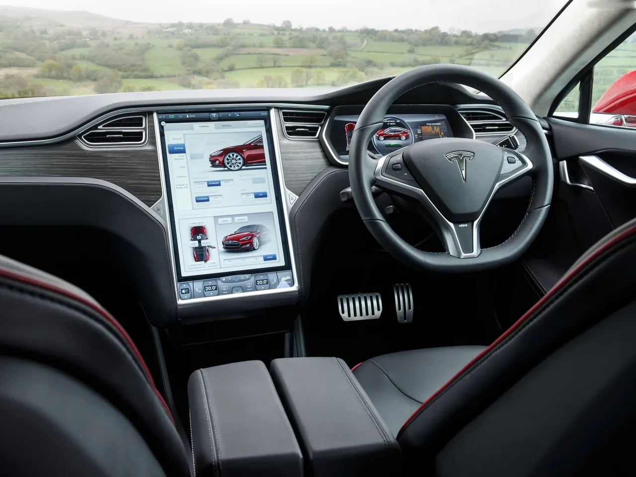 Tesla Model S [UK] (2013) – interiér
