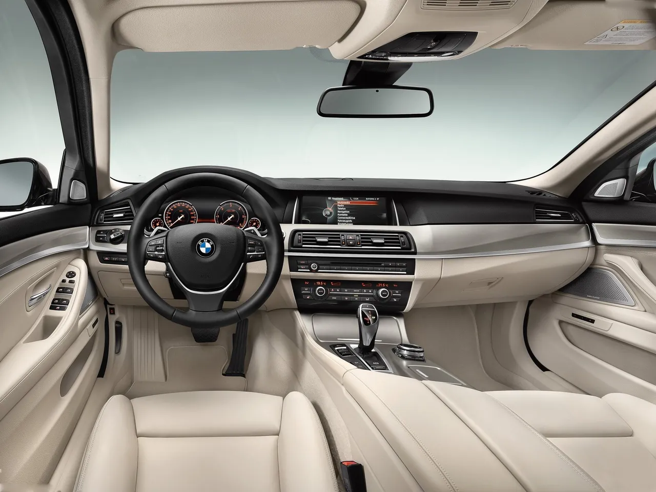 BMW 5-Series Touring (2014) – interiér