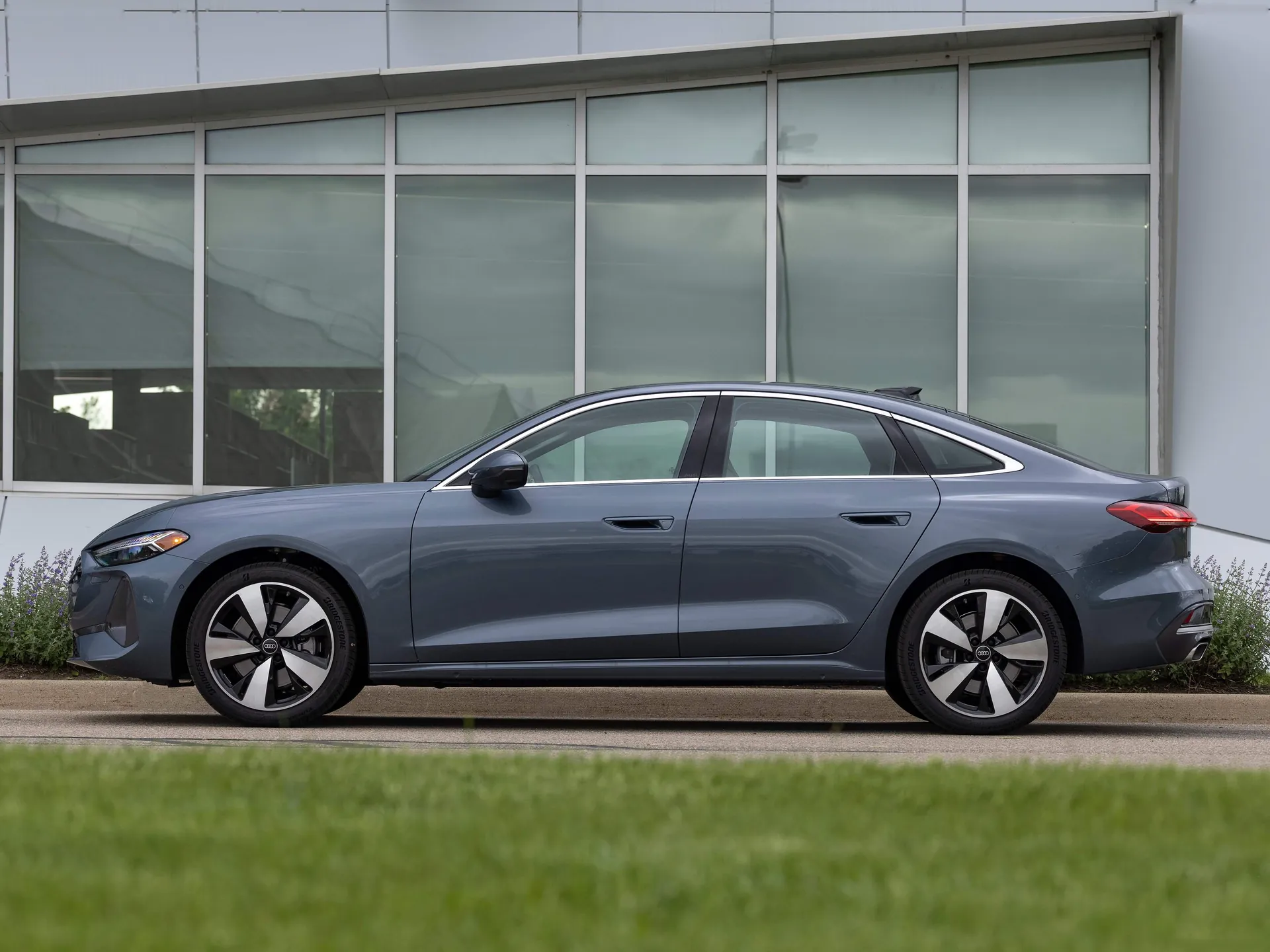 Audi A5 Sedan [US] (2025) – boční profil