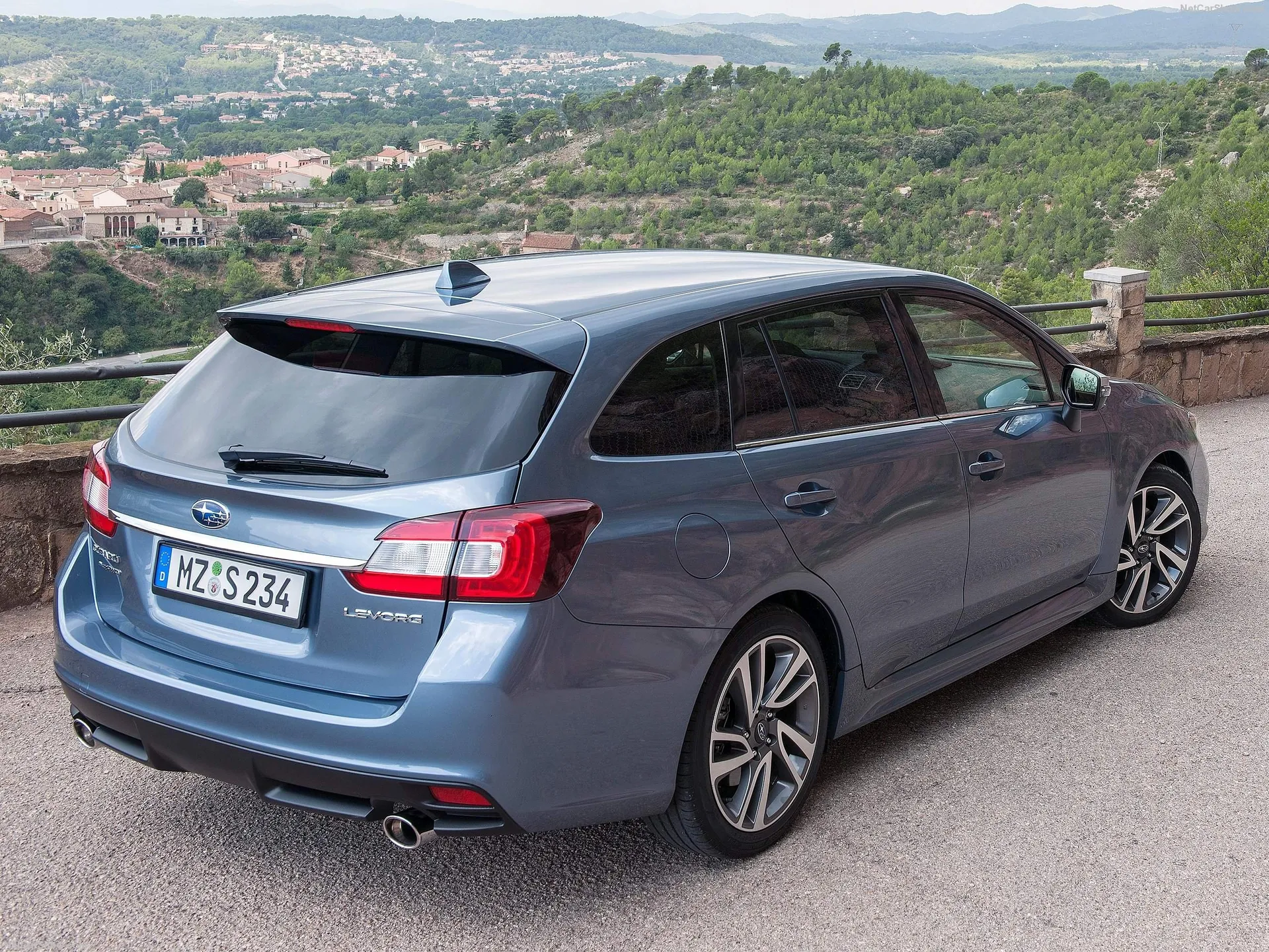 Subaru Levorg (2016) – zadní tříčtvrteční pohled