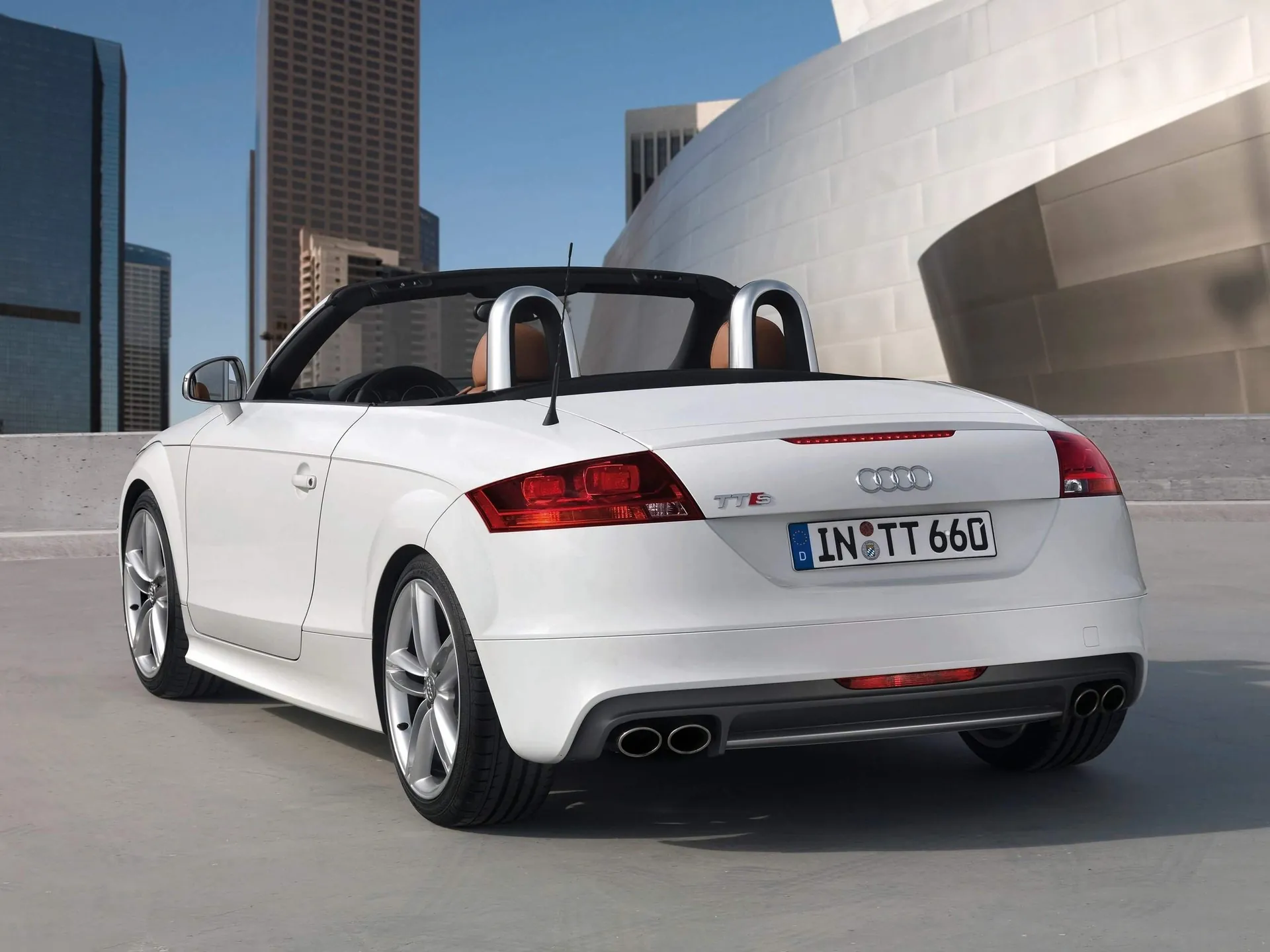 Audi TTS Roadster (2009) – zadní tříčtvrteční pohled