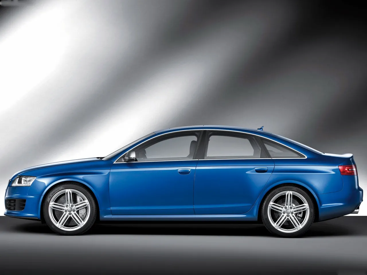 Audi RS6 (2009) – boční profil