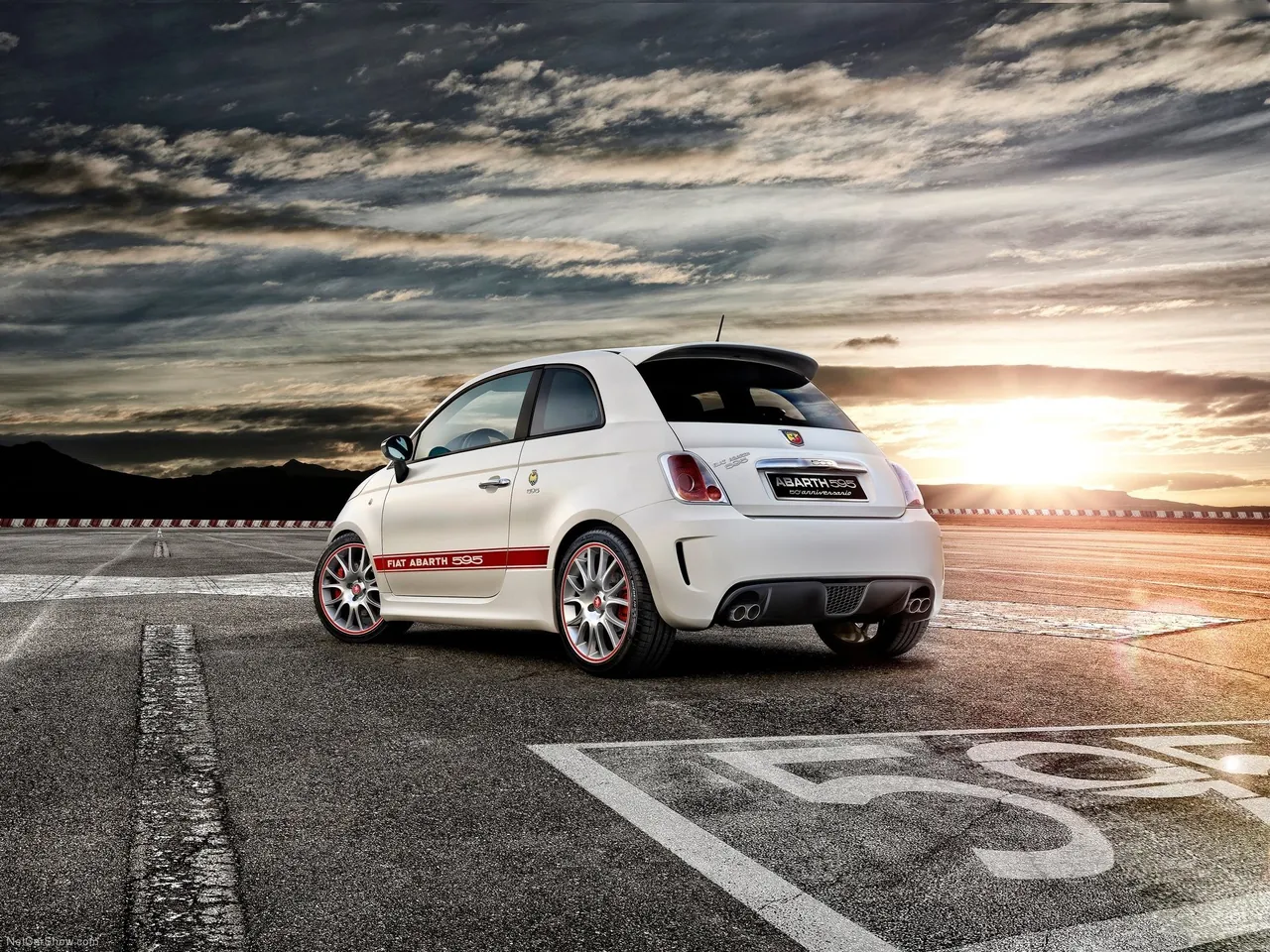 Fiat 595 Abarth 50th Anniversary (2014) – zadní tříčtvrteční pohled