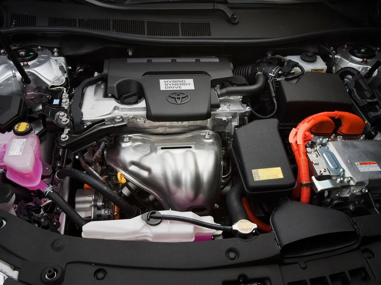 Toyota Camry Hybrid (2012) - Engine Bay