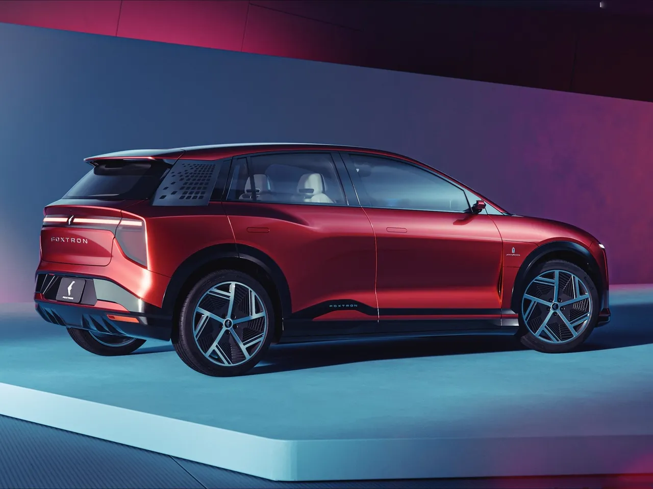 Pininfarina Foxtron Model B Concept (2022) – zadní tříčtvrteční pohled