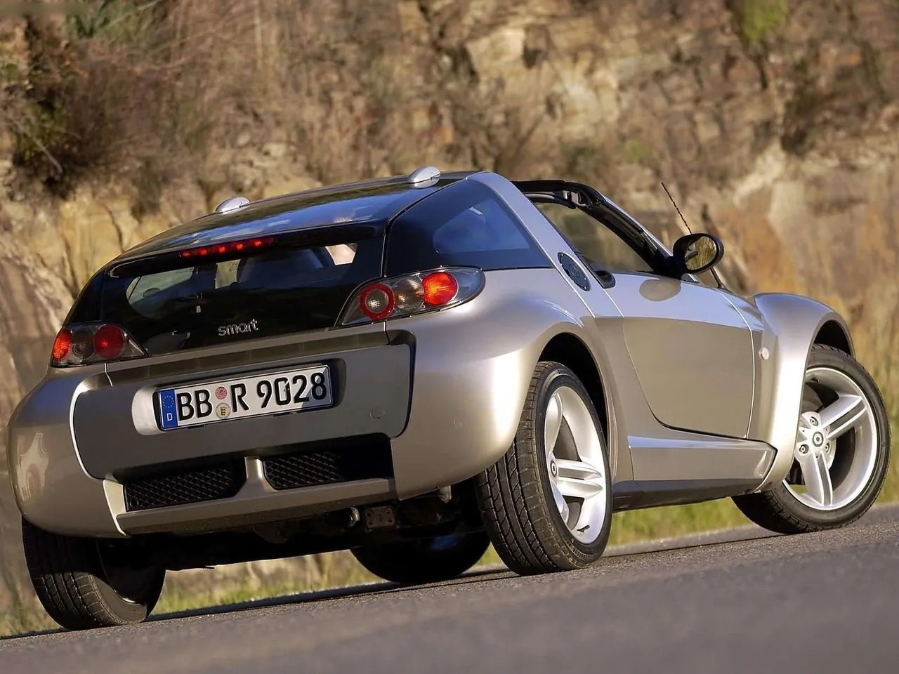 Smart Roadster Coupe (2003) – zadní tříčtvrteční pohled